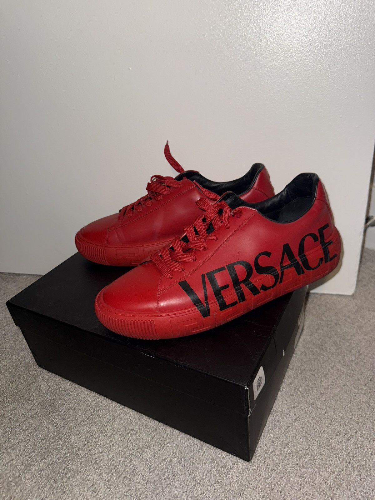 Valentino Red Versace low sneaker Size US 11 / EU 44 - 2 Thumbnail