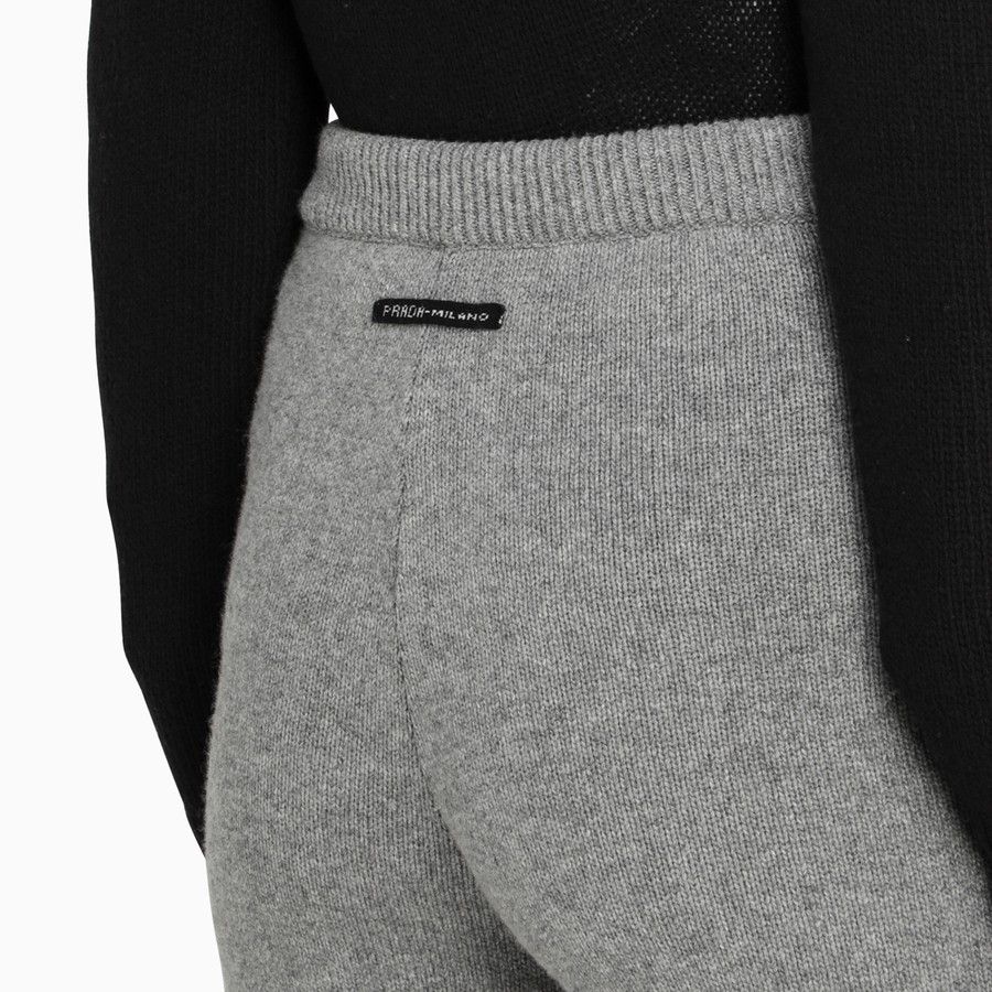 Prada o1d2blof0924 Jogging Trousers in Grey Size 28" / US 6 / IT 42 - 5 Thumbnail
