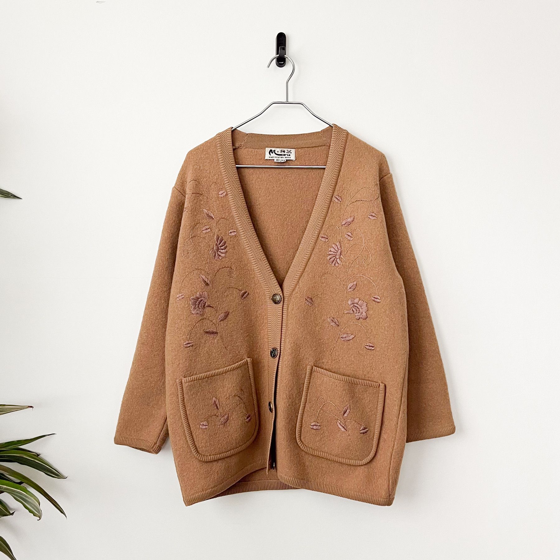 Vintage Rare Vintage Embroidered Floral Wool Cardigan Sweater Japan Size M / US 6-8 / IT 42-44 - 1 Thumbnail