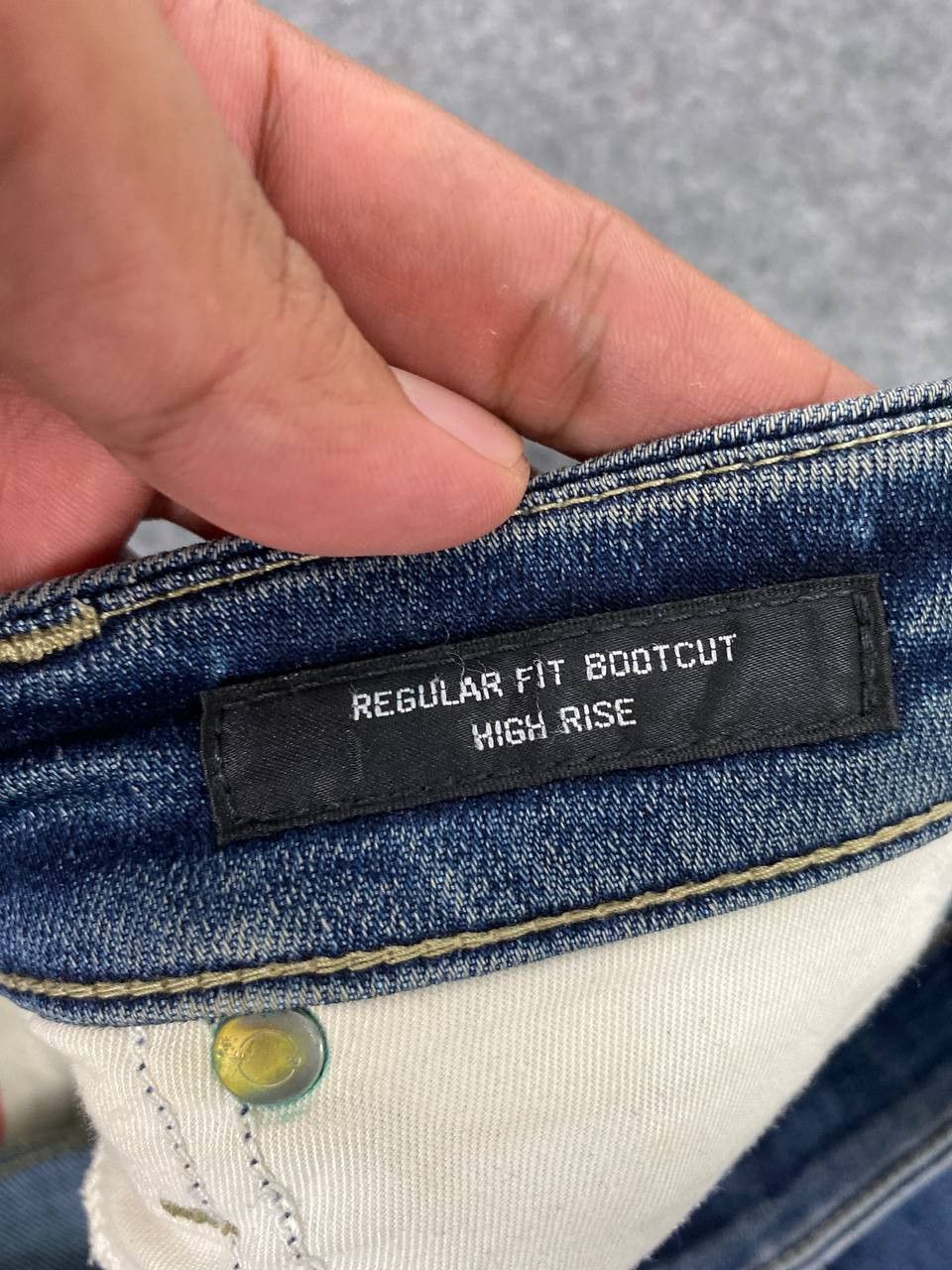 Japanese Brand uniqlo regular fit bootcut high rise distressed denim Size US 31 - 14 Thumbnail