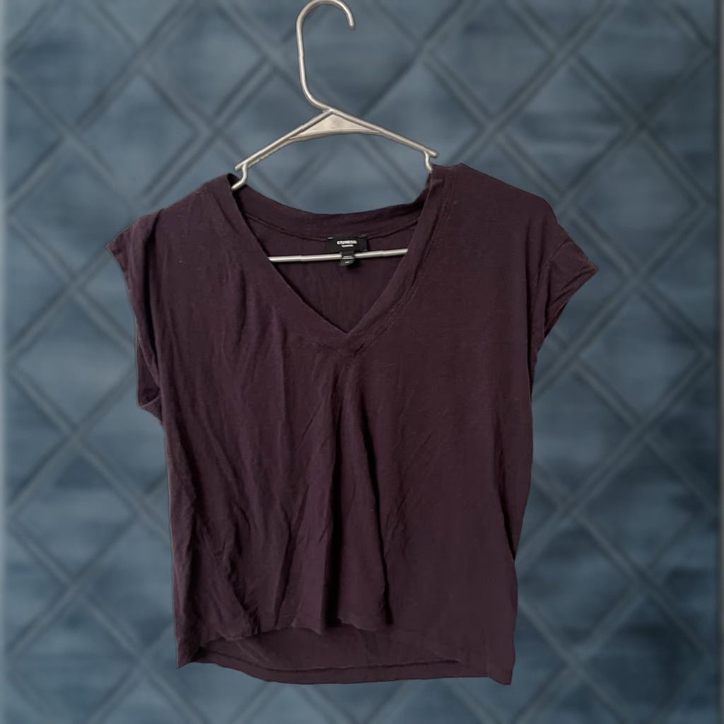 Express Express T-Shirt Women XS V-Neck Maroon Solid Cotton, Modal Short Sleeve Pullover Tee, Casual Basic Shirt, Classic style (Mens/Womens) Size XS / US 0-2 / IT 36-38 - 1 Thumbnail