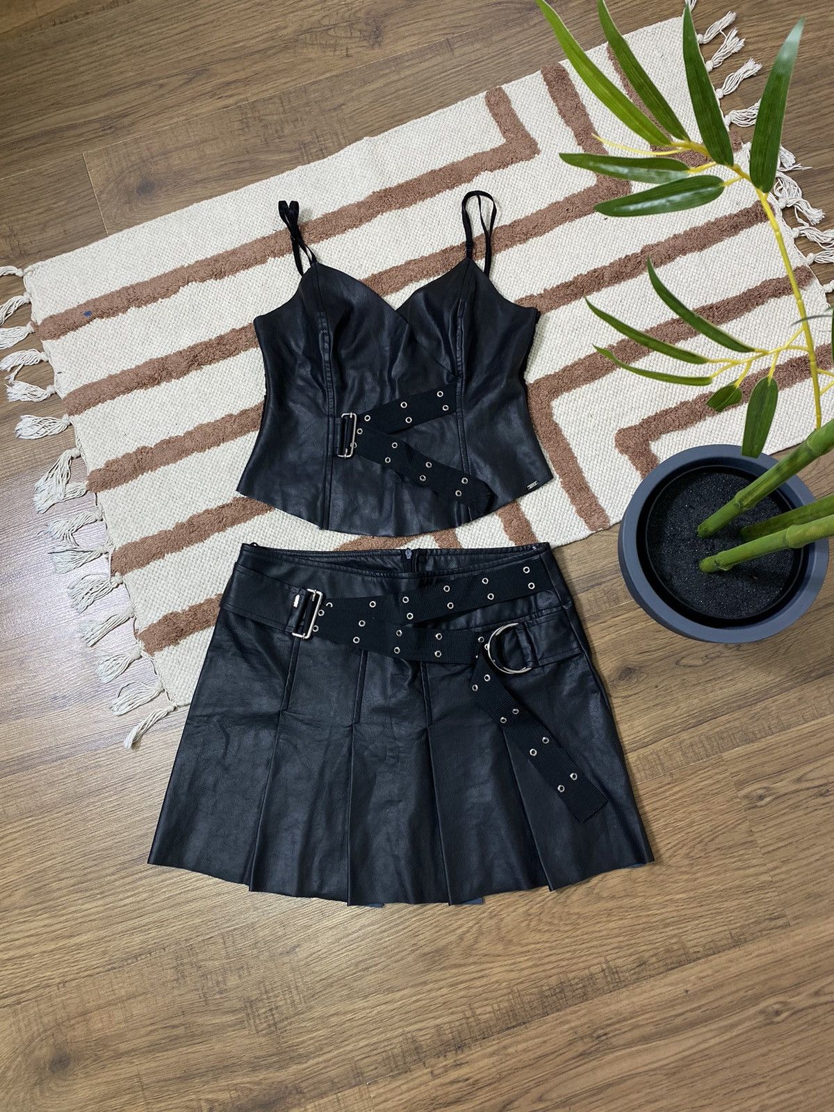 Morgan De Toi VINTAGE MORGAN FRANCE GRUNGE LEATHER SKIRT+TOP SET SUIT Size M / US 6-8 / IT 42-44 - 3 Thumbnail