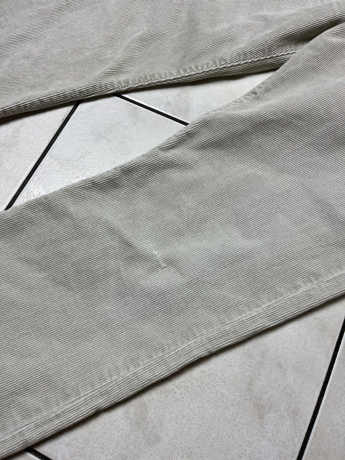Levi's × Vintage Vintage Levi’s 507 flare corduroy cords y2k pants trousers Size US 34 / EU 50 - 13 Thumbnail