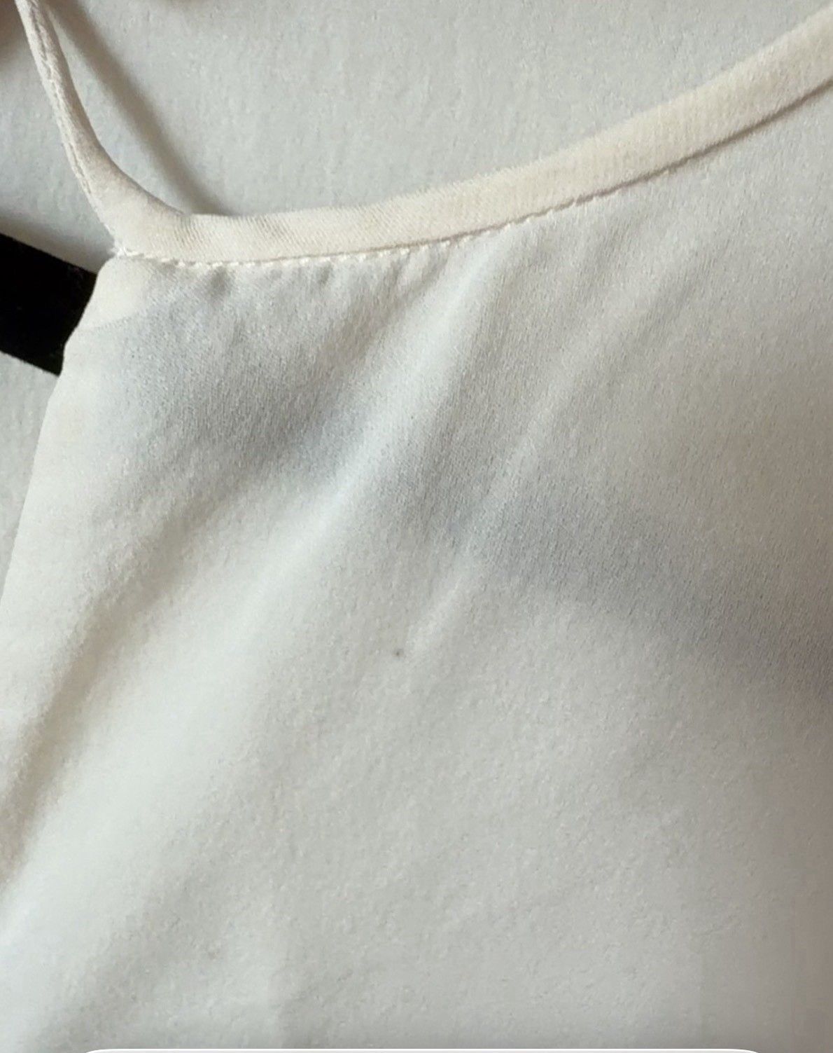 Carolina Herrera Carolina Herrera 100% Silk Ivory Flutter Sleeve Blouse Top Size M / US 6-8 / IT 42-44 - 13 Thumbnail