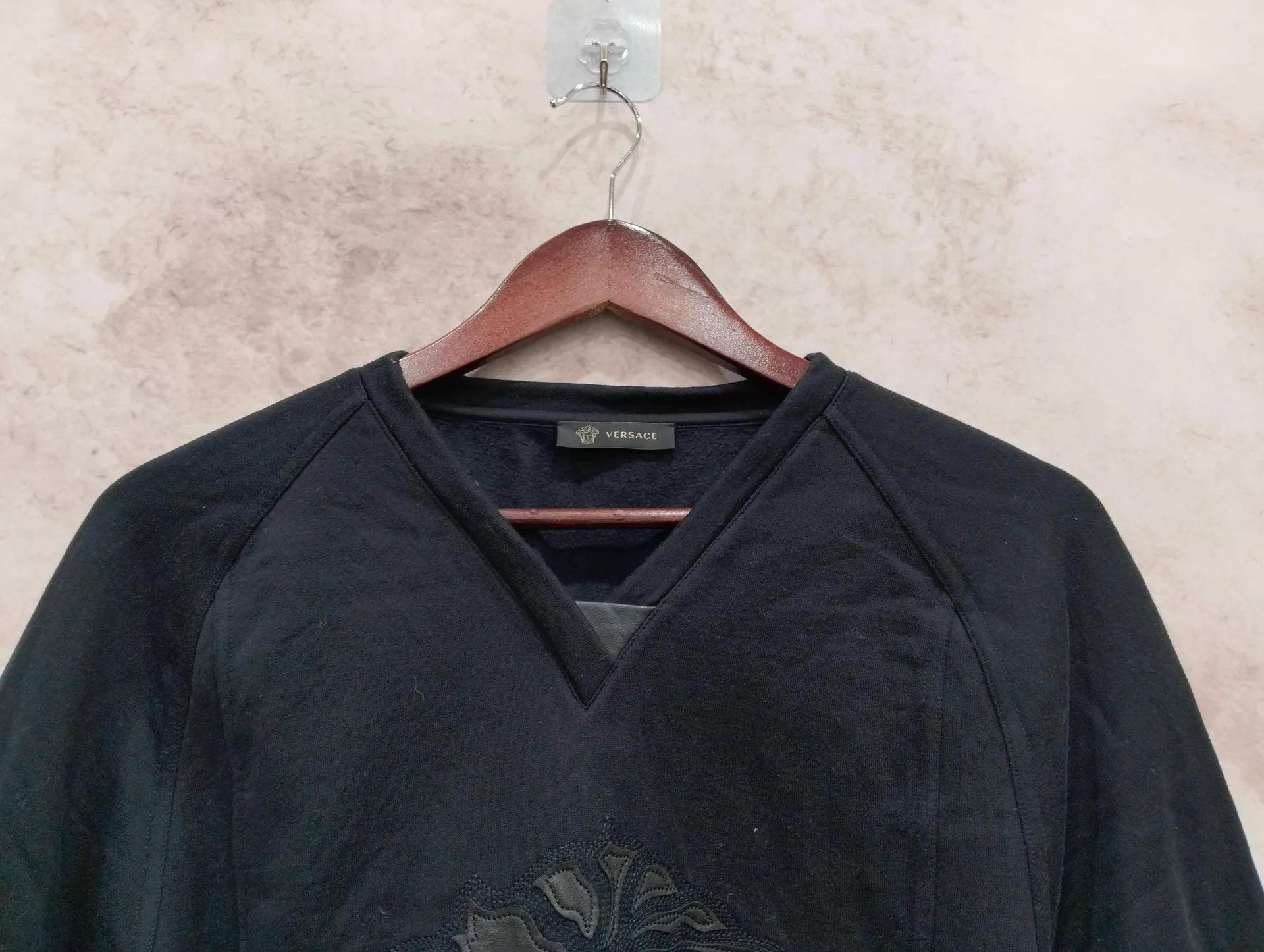 Versace VERSACE Medusa Leather Panel V-neck Pullover S Size US S / EU 44-46 / 1 - 3 Thumbnail