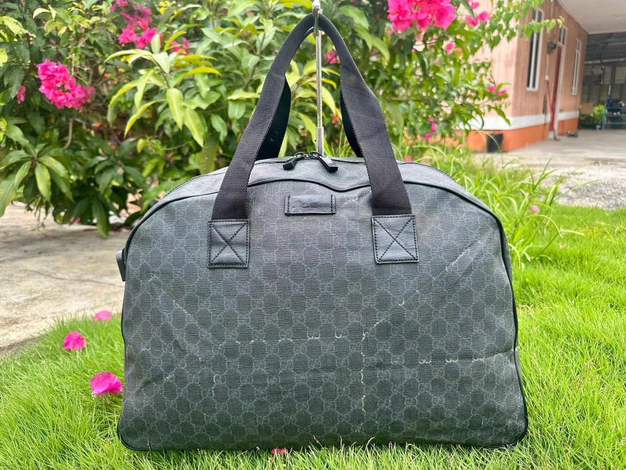 Gucci Authentic Gucci Supreme GG Large Duffle Bag Size ONE SIZE - 1 Thumbnail