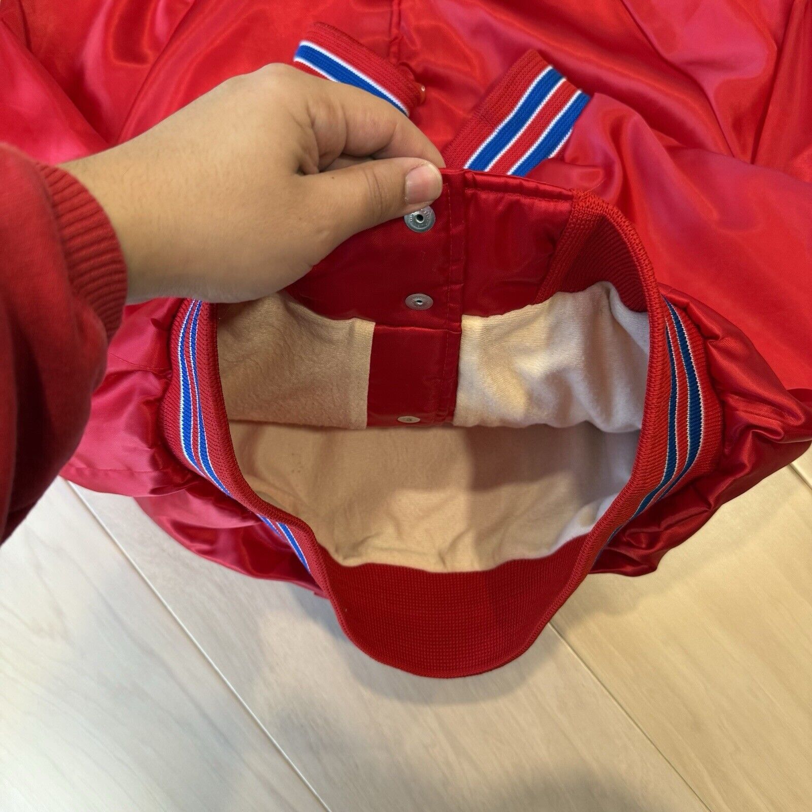 Vintage Vintage Music Unlimited Bomber Jacket S Red Satin 80s Movie Size US S / EU 44-46 / 1 - 6 Thumbnail