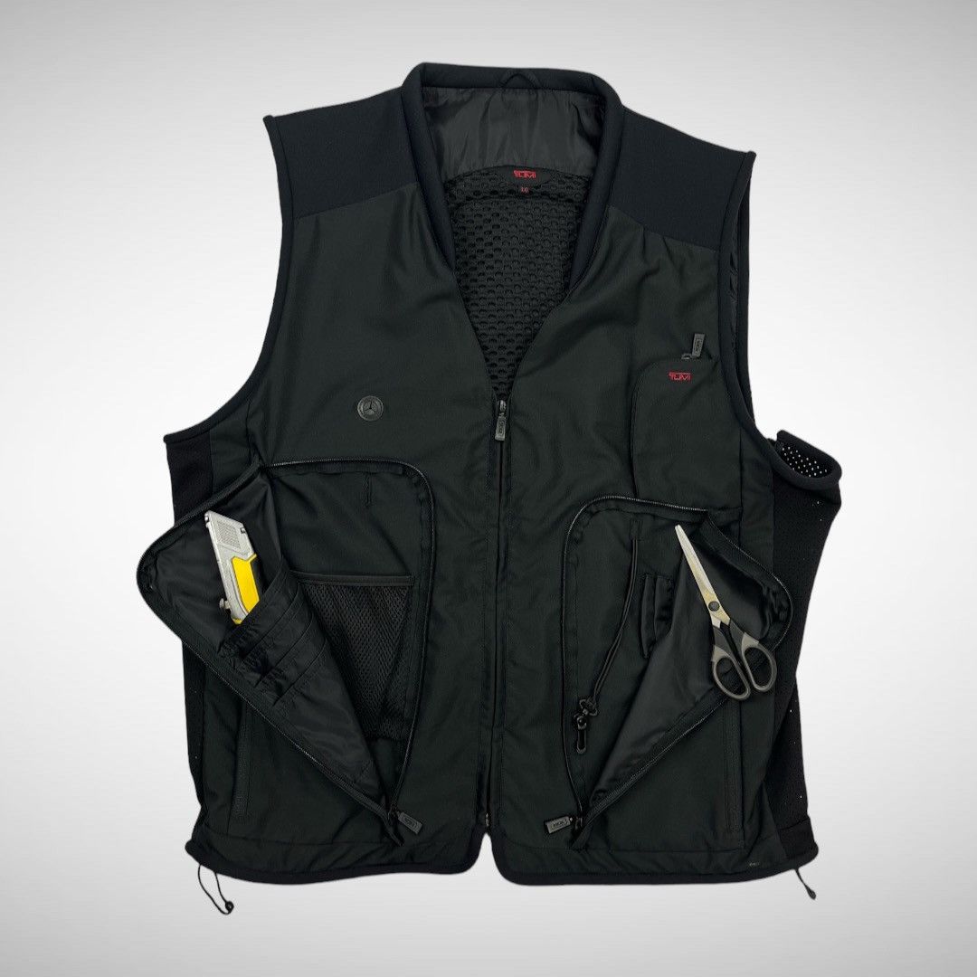 image of Tumi Travel Vest (2000S) in Black, Men's (Size Large)