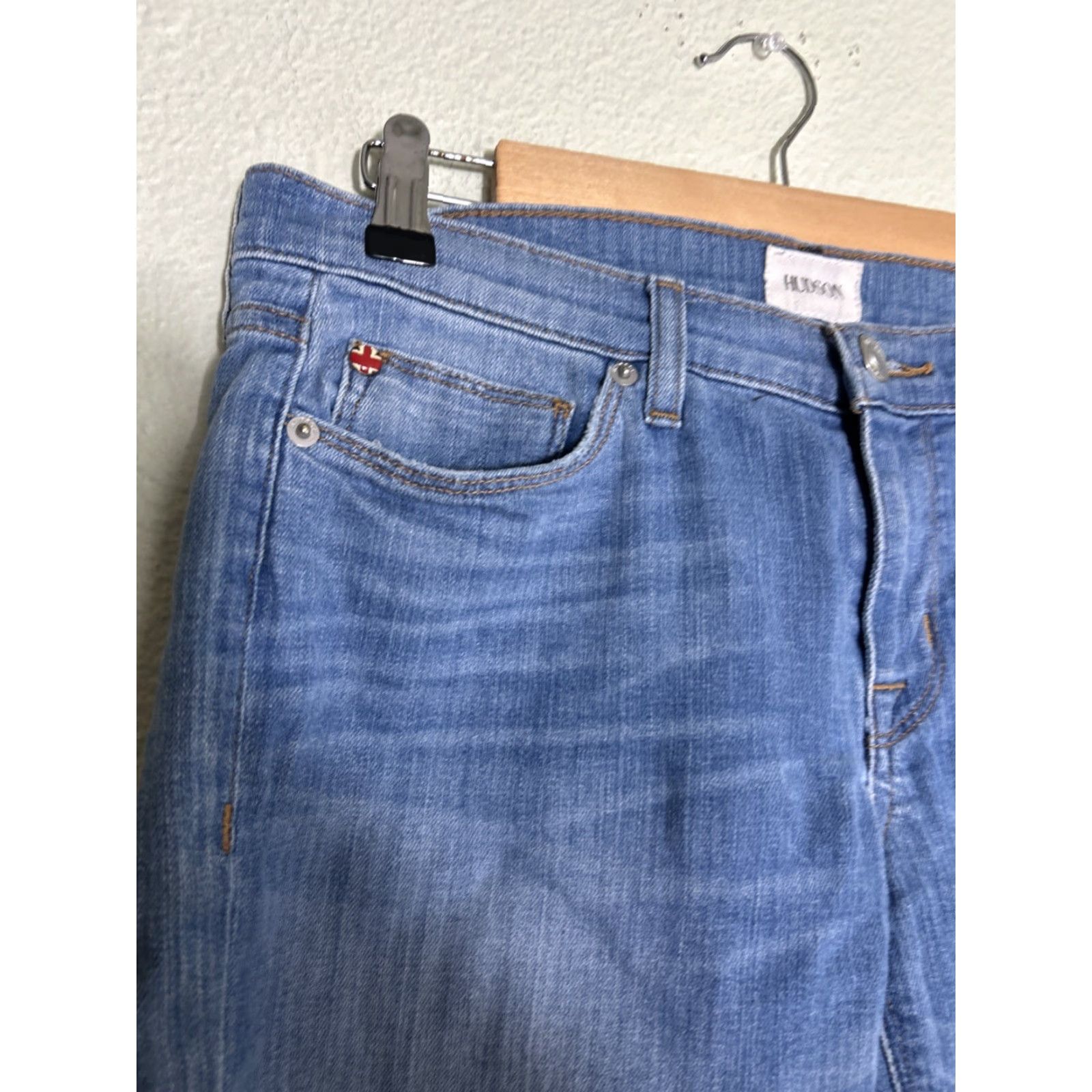 Hudson Hudson Krista Super Skinny Crop Jeans Distressed Medium Blue Wash 28x27 Womens Jeans Size 28" / US 6 / IT 42 - 4 Thumbnail