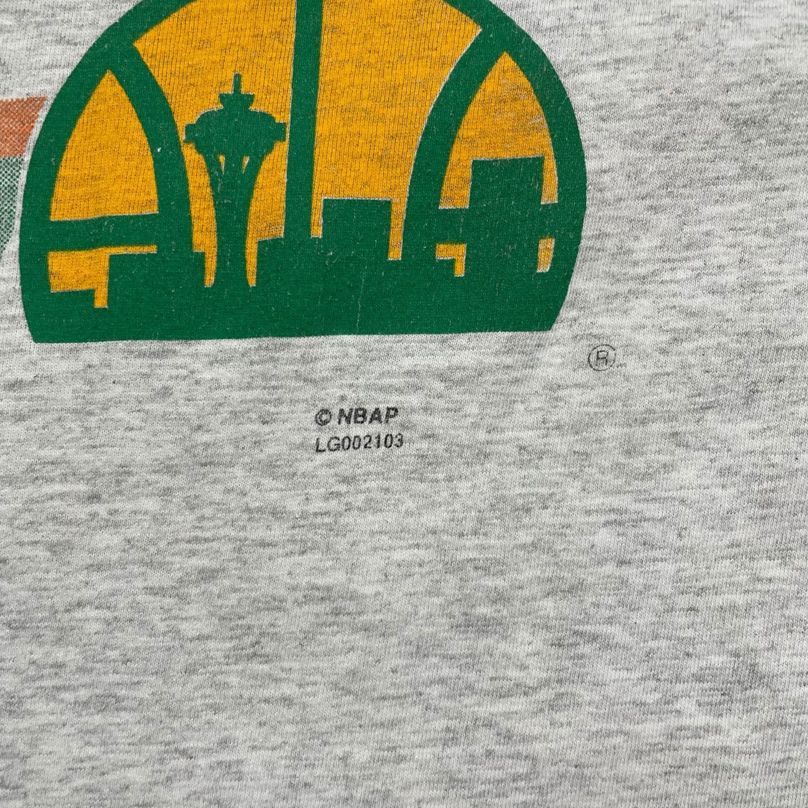 NBA VTG 90s SEATTLE SUPERSONICS SUN GRAPHIC T-SHIRT GRAY XL TALL Size US XL / EU 56 / 4 - 3 Thumbnail