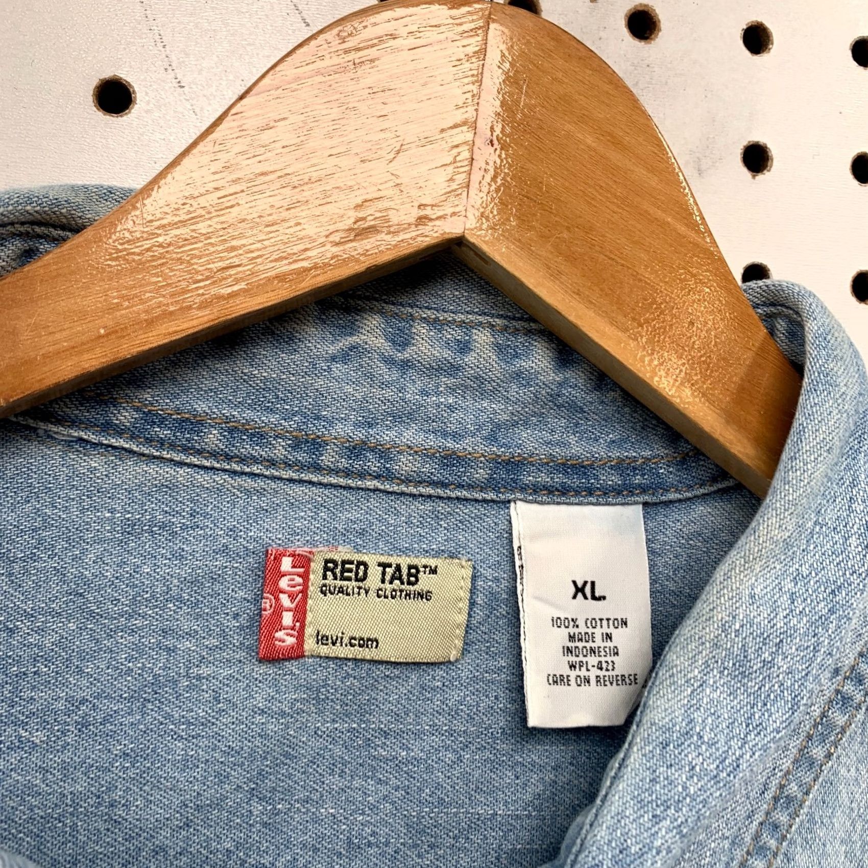 Levi's Levi's Red Tab Denim Button Shirt Men XL Blue Light Wash Western Cowboy 28x34 Size US XL / EU 56 / 4 - 3 Thumbnail