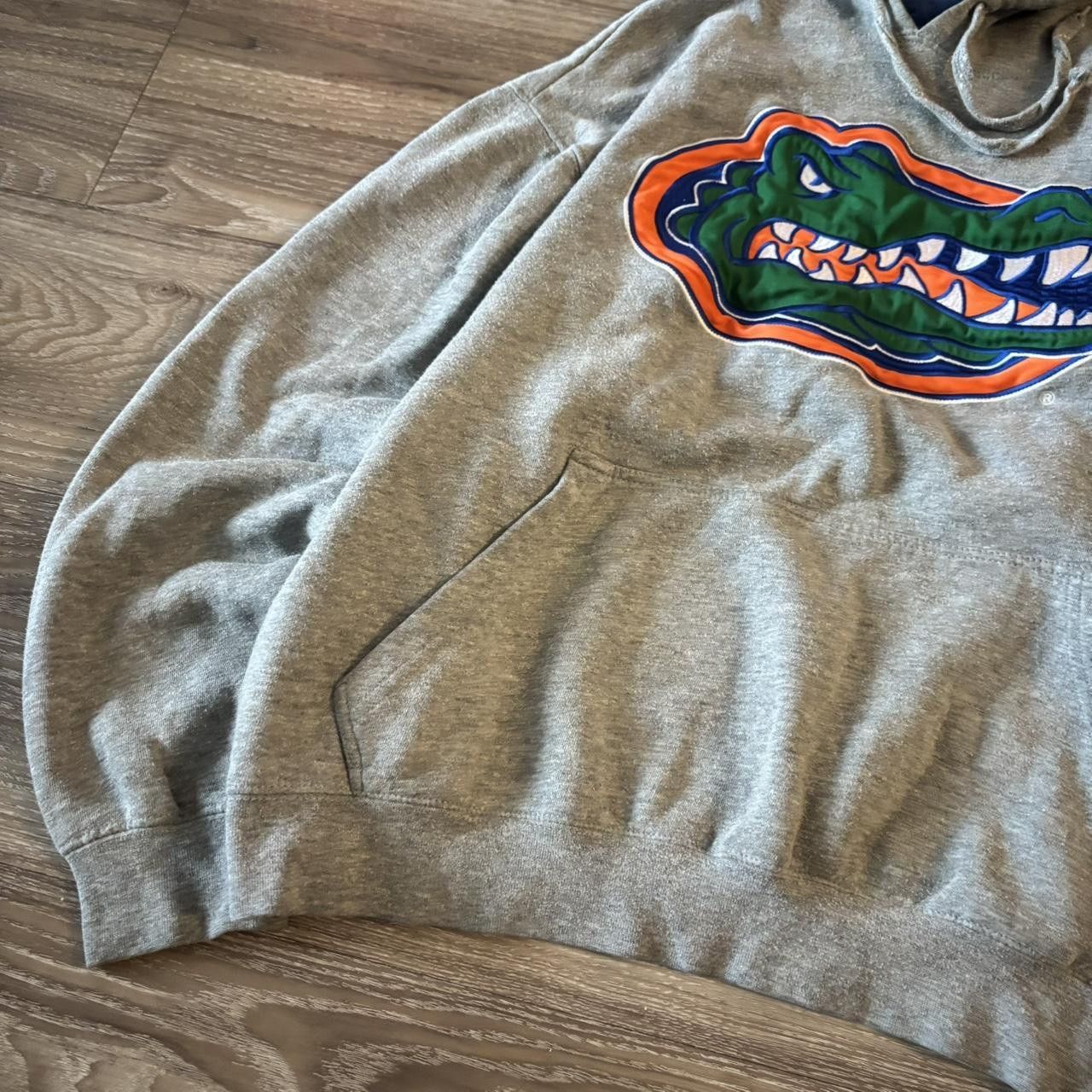 Vintage Crazy Vintage Y2K/2000s Grey Florida Gators College Essential Hoodie! Size M Size US M / EU 48-50 / 2 - 3 Thumbnail
