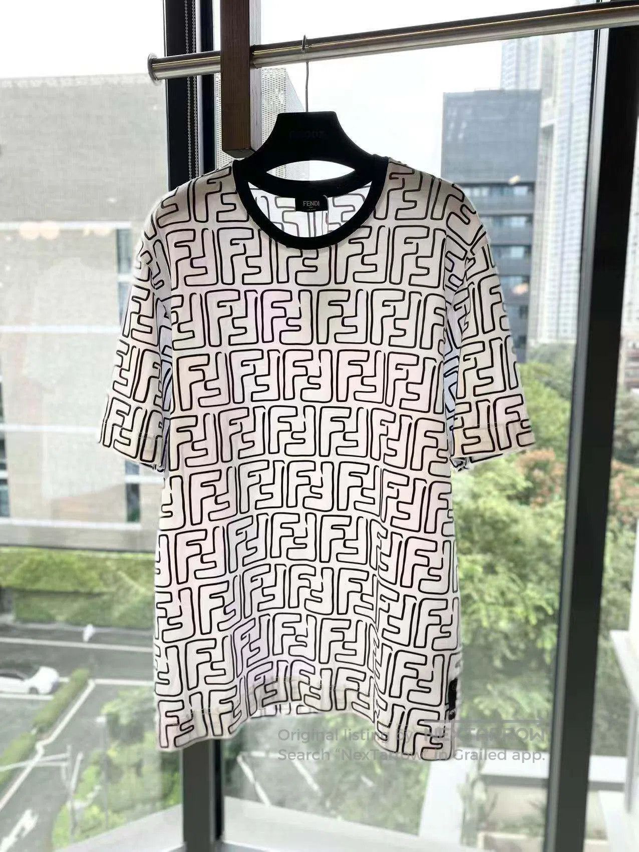 Fendi Fendi The old flowers are full of prints and short sleeves Size S / US 4 / IT 40 - 2 Thumbnail