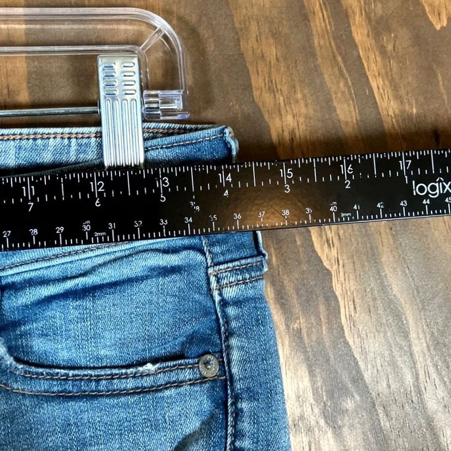 American Eagle Outfitters American Eagle Outfitters Womens Shorts Blue Denim Midi Distressed Stretch 4 Size 27" / US 4 / IT 40 - 7 Thumbnail