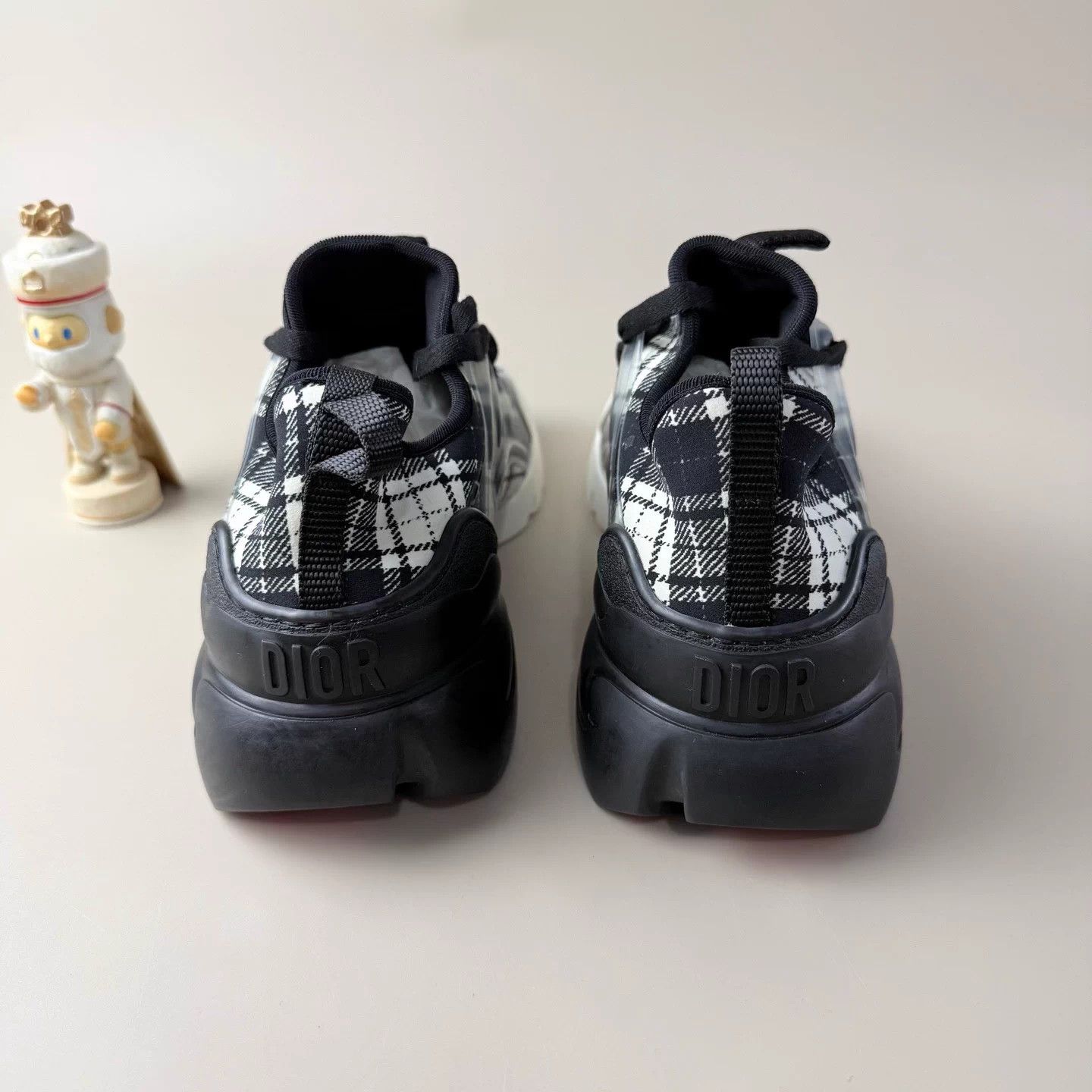 Dior DIOR D-connect plaid b&w casual shoes EUR 36 new Size US 5 / IT 35 - 3 Thumbnail