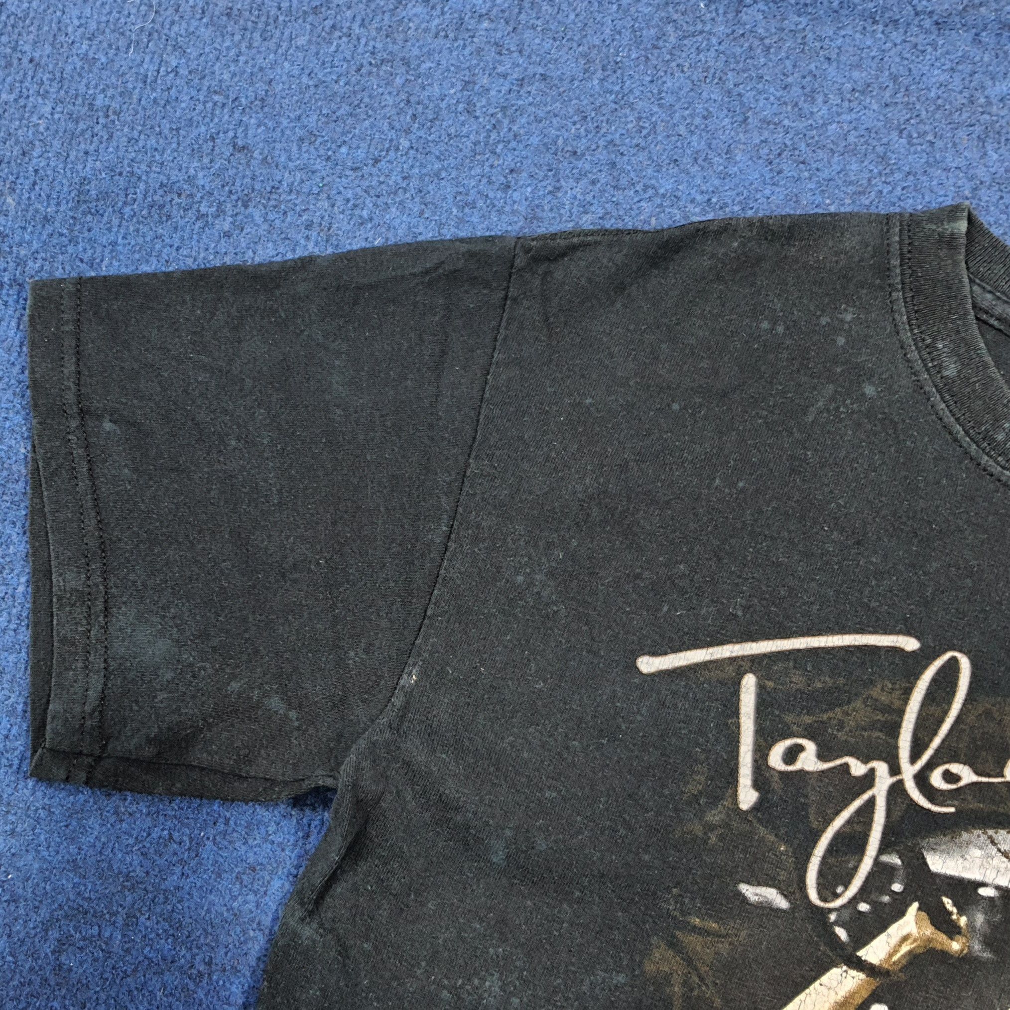 Vintage Vintage Taylor Swift World Tour Tshirt C285N66 Size US S / EU 44-46 / 1 - 9 Thumbnail