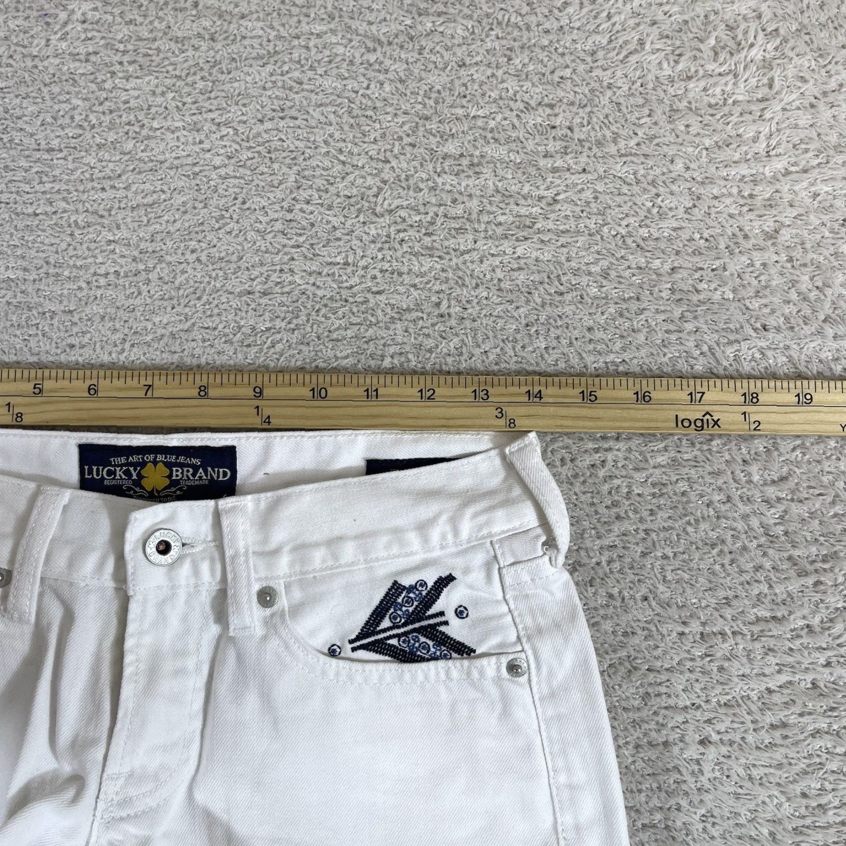 Lucky Brand Lucky Brand Shorts Womens 00/24 White Denim Embroidered Boho The Cutoff Jean Y2K Summer Mens Womens Girls? Size 24" / US 00 / IT 34 - 7 Thumbnail