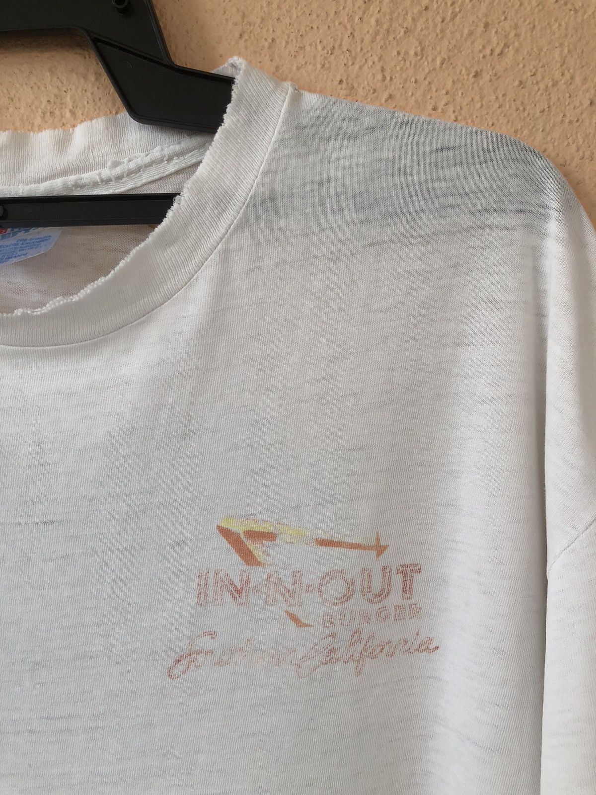 Vintage Thrashed 🎈90s IN N OUT BURGER Vintage Tee Size US XL / EU 56 / 4 - 12 Thumbnail