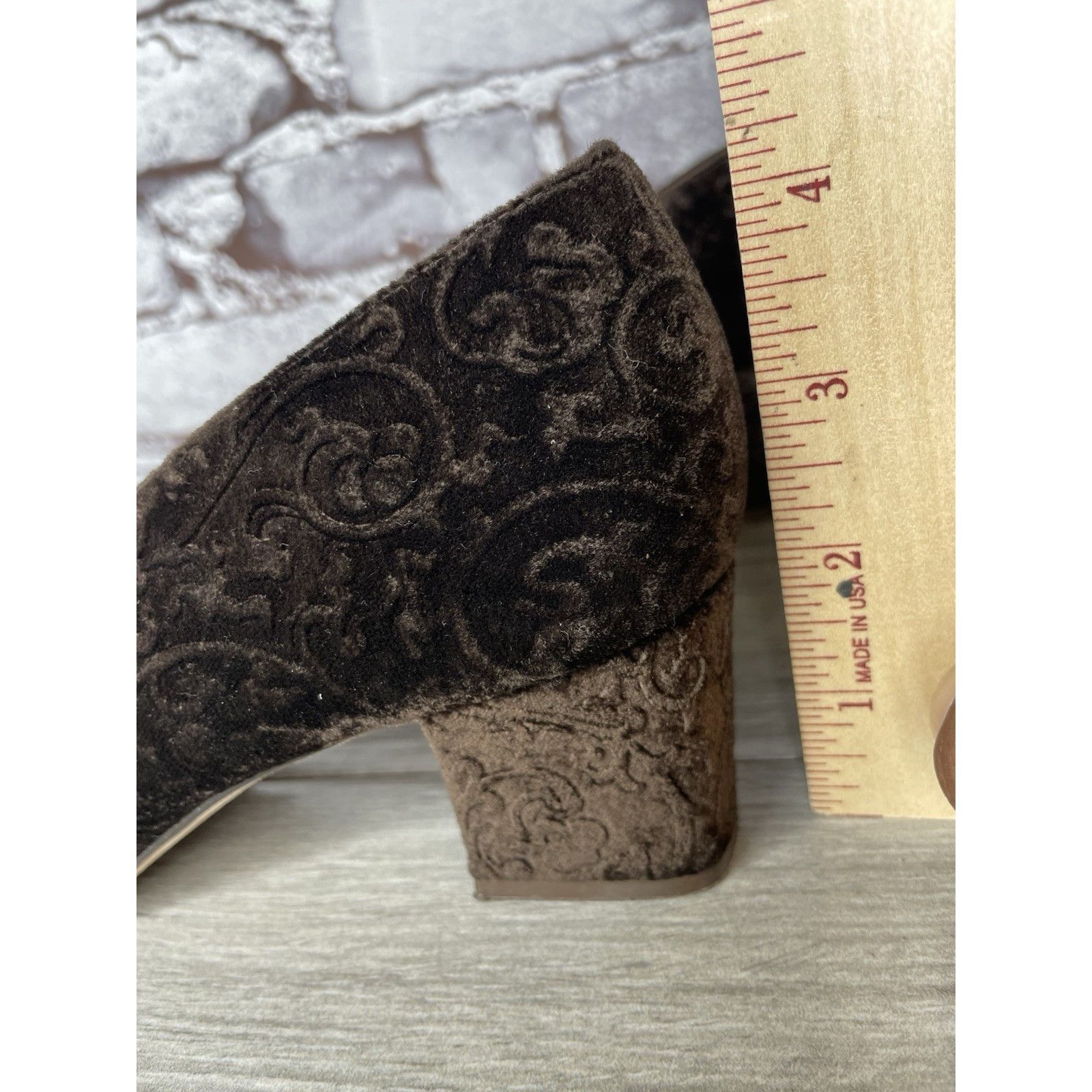 Enzo Bonafe ENZO ANGIOLINI Brown Textured Floral Velvet Block Heels Pump Size US 6 / IT 36 - 8 Thumbnail
