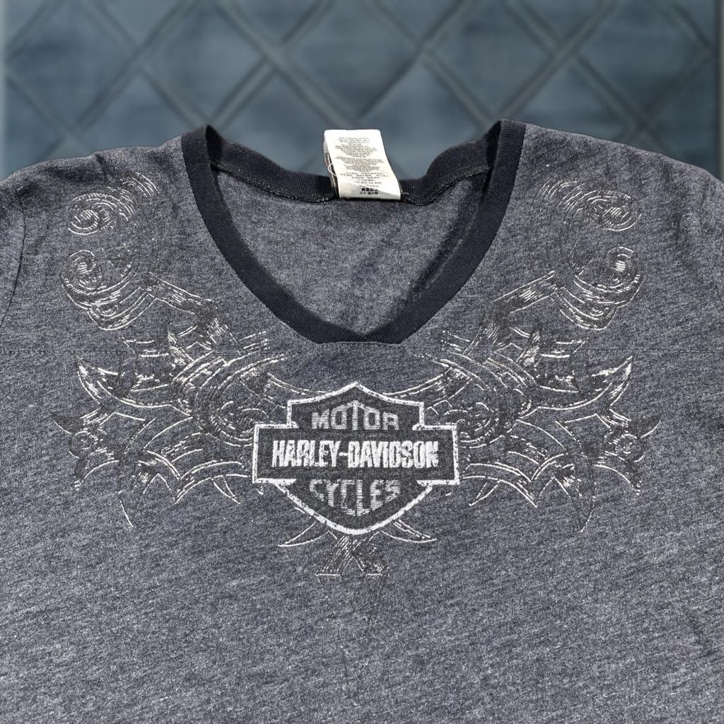 Harley Davidson Harley-Davidson Shirt Womens XL Gray Long Sleeve V-Neck Motorcycle Graphic Tee Size XL / US 12-14 / IT 48-50 - 1 Thumbnail