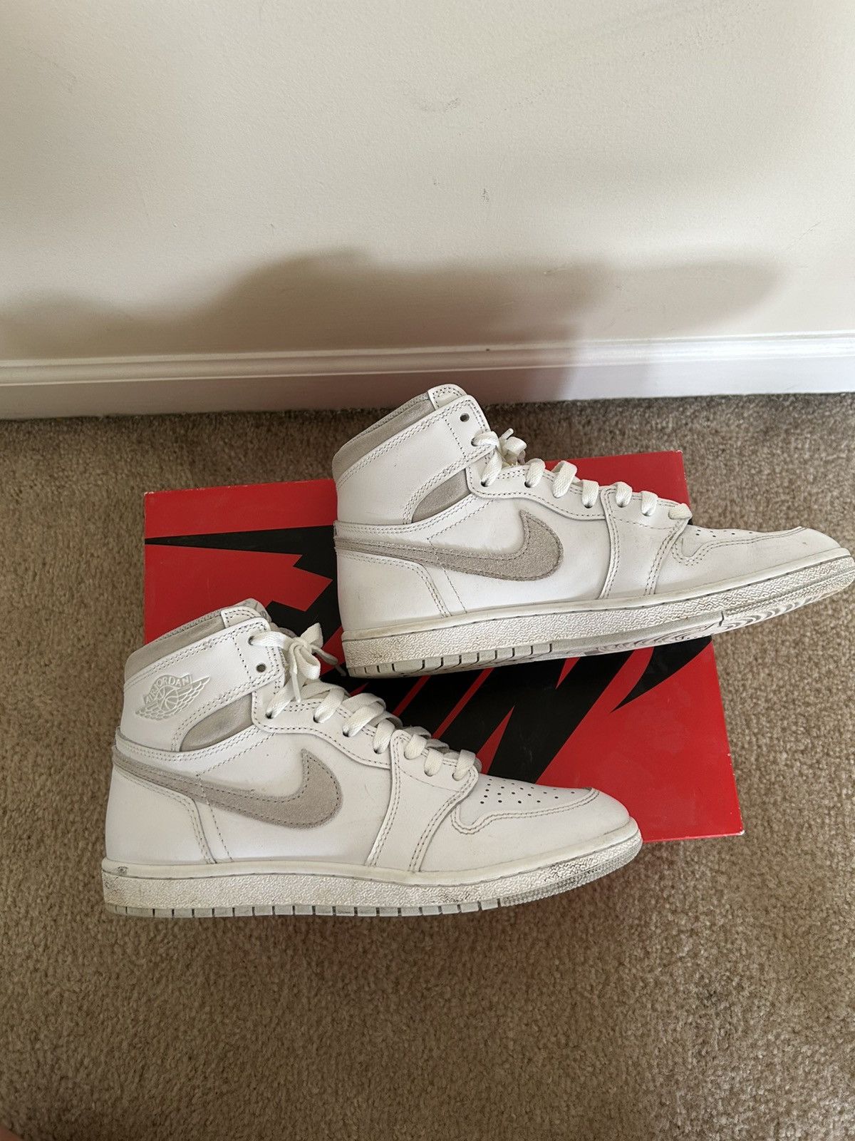 Jordan Brand Air Jordan 1 High Neutral Grey Size US 8.5 / EU 41-42 - 2 Thumbnail
