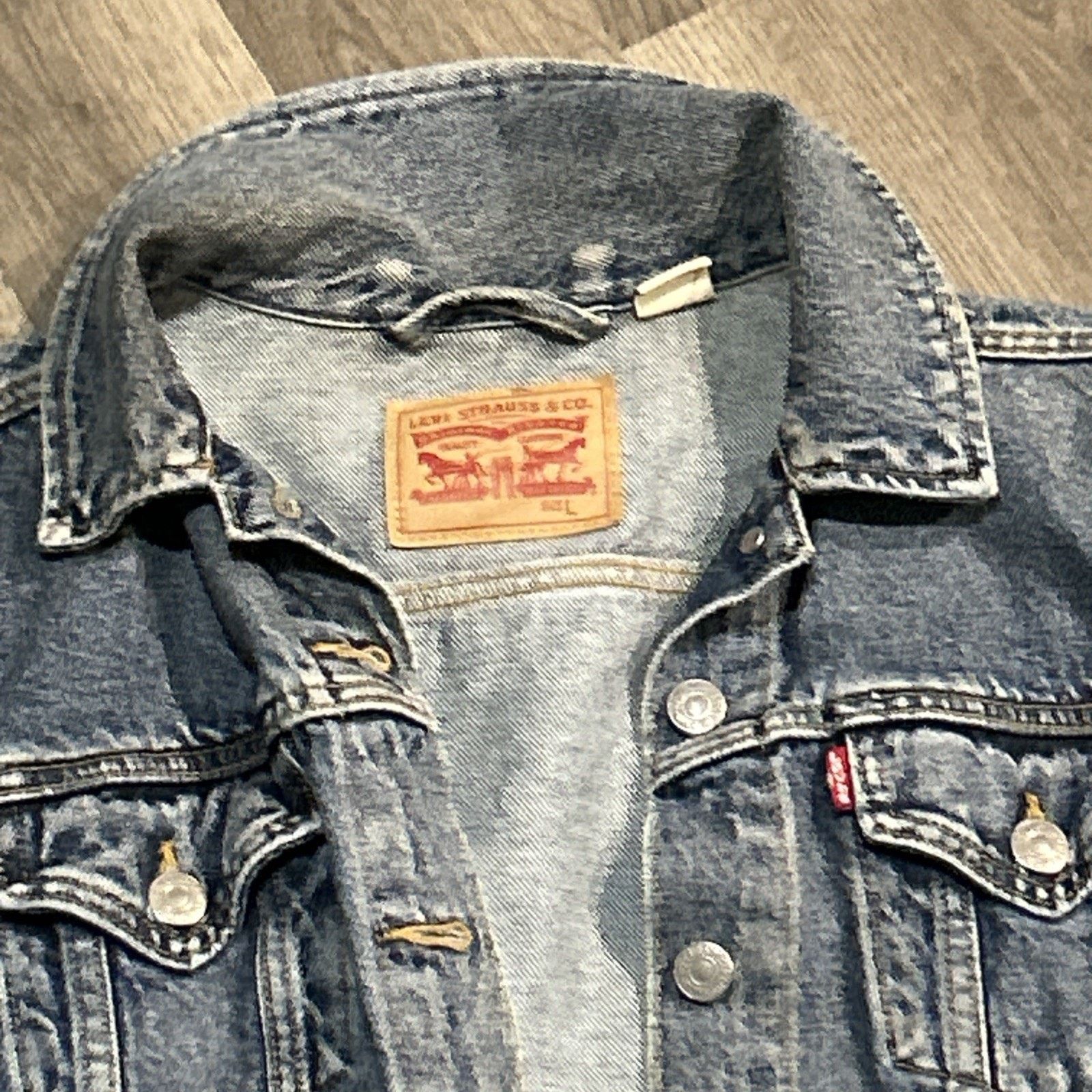 Levi's Levis Jean Jacket Women’s Large Raw Hem Lace Up Sleeves Size L / US 10 / IT 46 - 2 Thumbnail