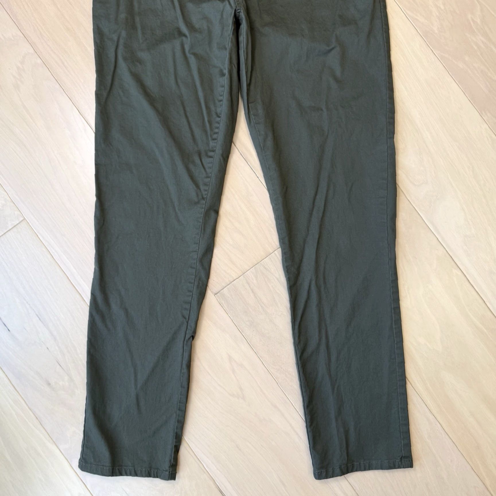 Vuori Vuori Collins Chino Pants 34 Green Cotton Minimalist Athleisure Golf Voouri? (correct brand Vuori) Size US 34 / EU 50 - 4 Thumbnail