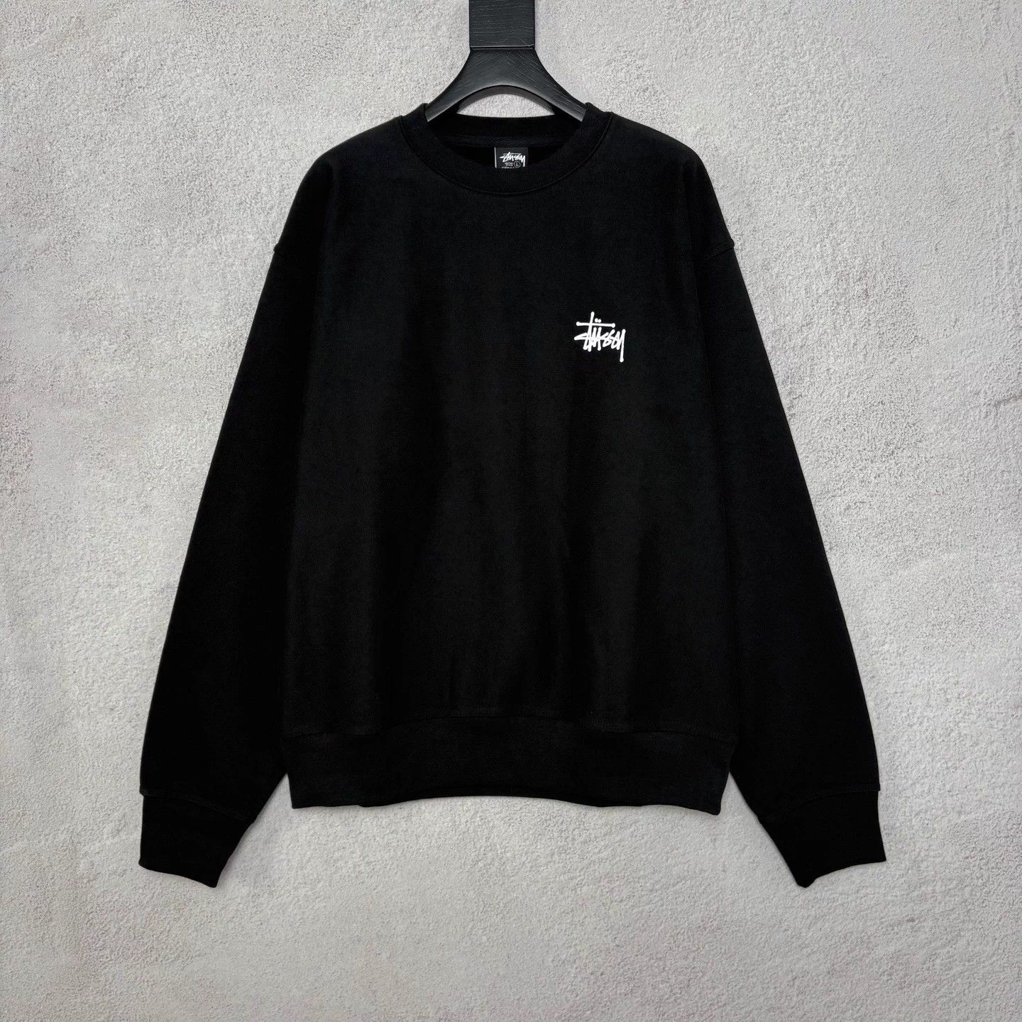Stussy men's black crewneck logo pullover L