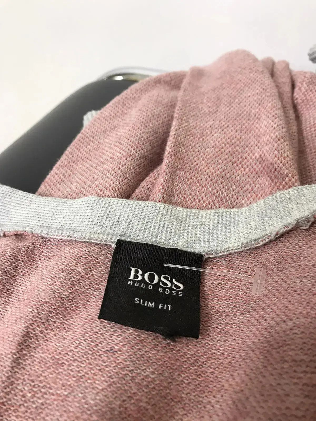 Designer × Hugo Boss Hugo Boss men’s wool v-neck jumper Size US L / EU 52-54 / 3 - 4 Thumbnail