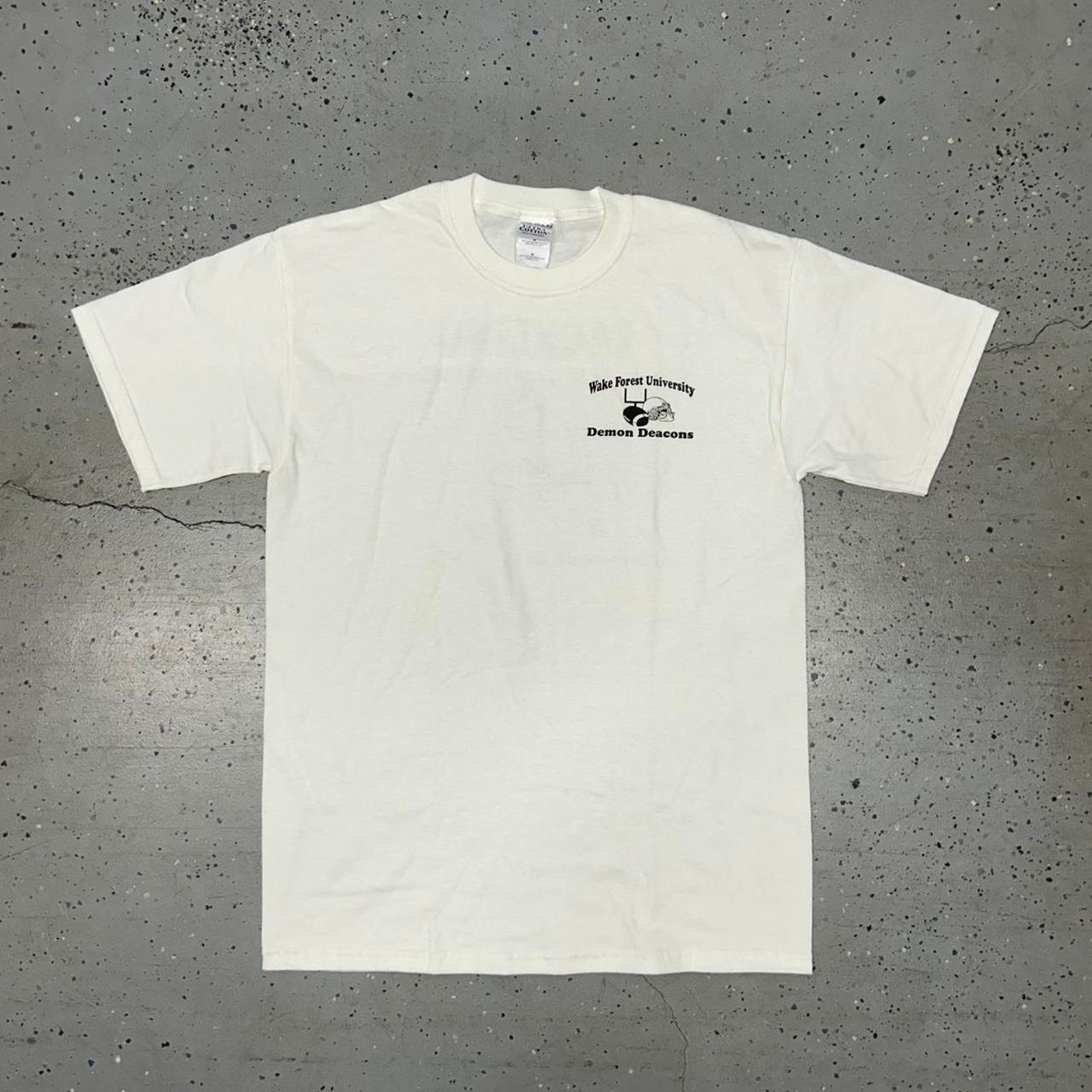 Gildan Y2K Wake Forest Hurricane Katrina Relief Efforts T-shirt Size US M / EU 48-50 / 2 - 3 Thumbnail