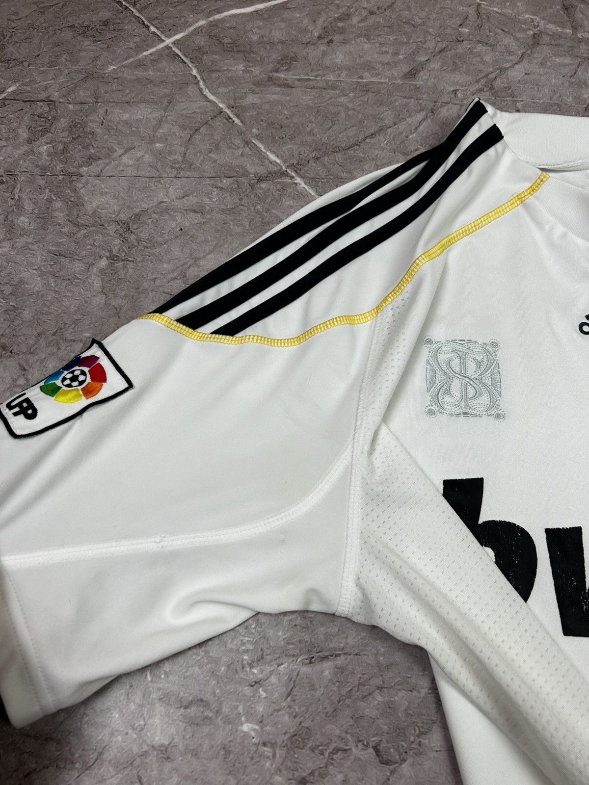 Adidas Adidas Real Madrid Jersey Size M Size US M / EU 48-50 / 2 - 11 Thumbnail