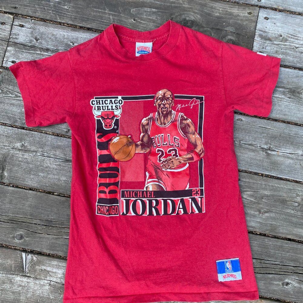 Nutmeg Vintage 90s Nutmeg Michael Jordan Chicago Bulls NBA T Shirt Size US L / EU 52-54 / 3 - 4 Thumbnail