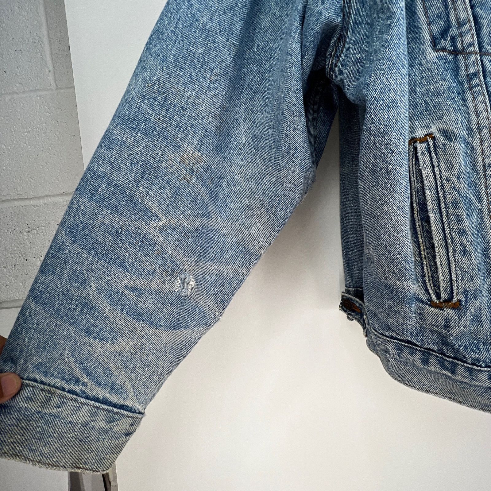 Levi's Vintage 1991 Levi's Trucker Jacket Distressed Denim Blue Size US XL / EU 56 / 4 - 9 Thumbnail