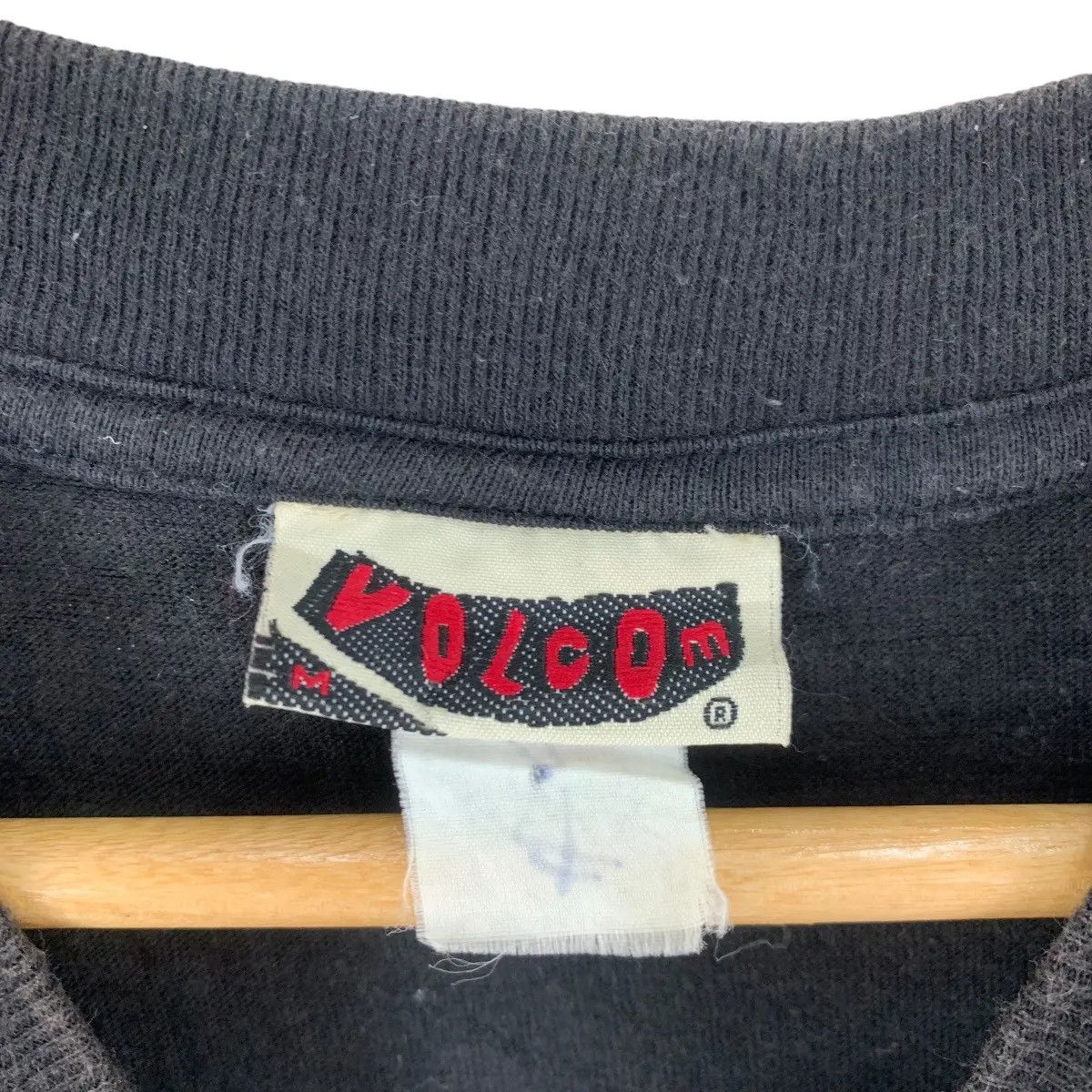 Volcom Vintage 90’ VOLCOM SKATEBOARD Box Logo Tee Shirt Size US M / EU 48-50 / 2 - 6 Thumbnail