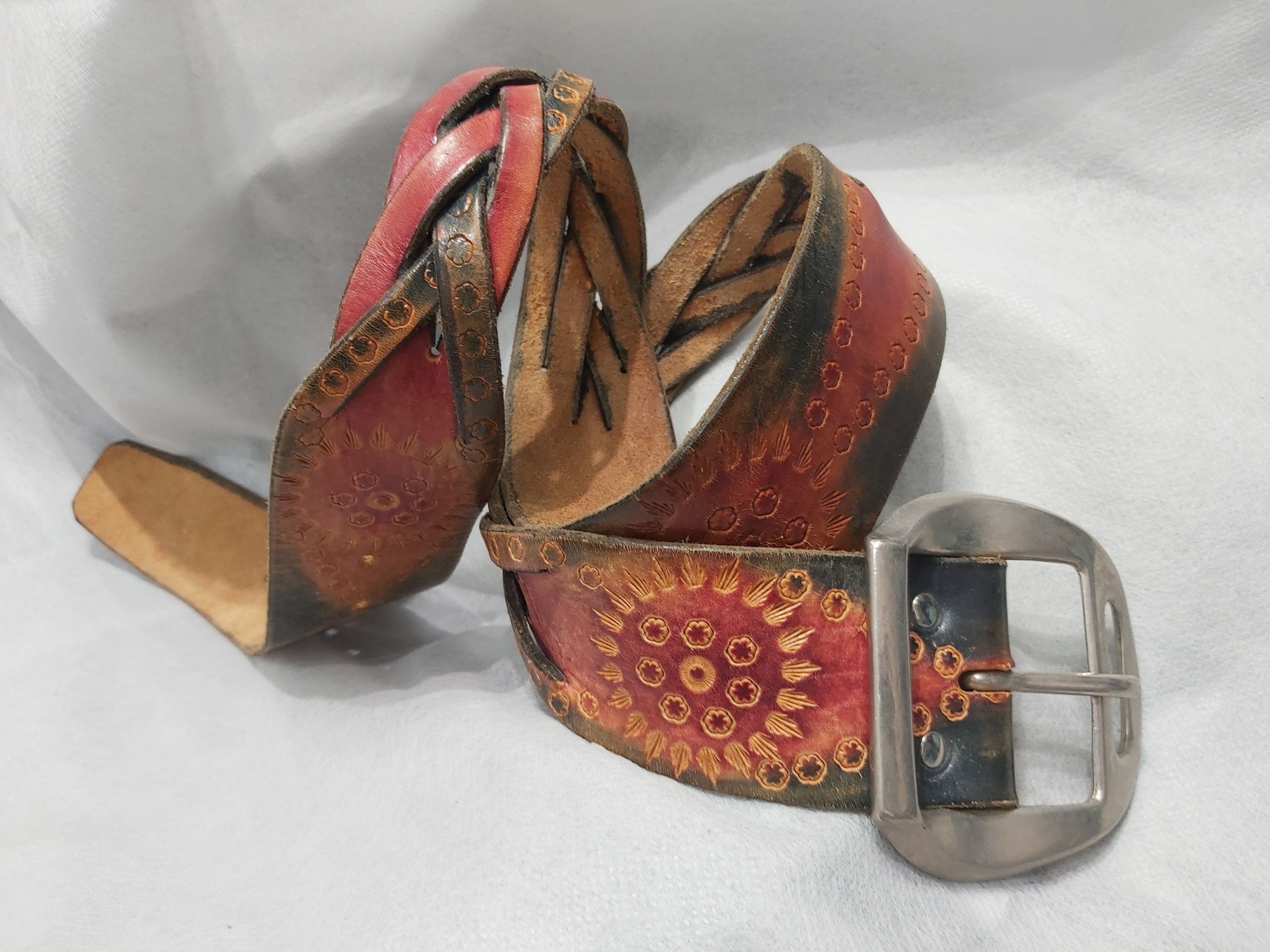 Vintage Wide red embossed mandala leather belt Size ONE SIZE - 2 Thumbnail