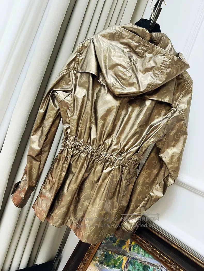 Louis Vuitton Louis Vuitton Light Gold Coated Full Logo Jacket Size XXS / US 00 / IT 34 - 2 Thumbnail