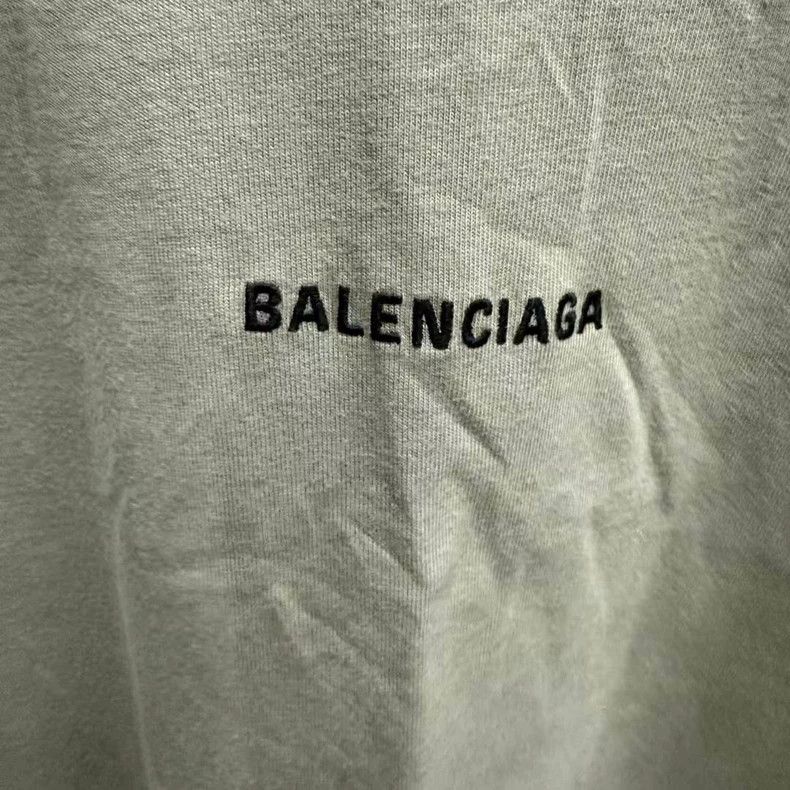 Balenciaga Balenciaga Short sleeves with small logo on the chest Size US M / EU 48-50 / 2 - 3 Thumbnail