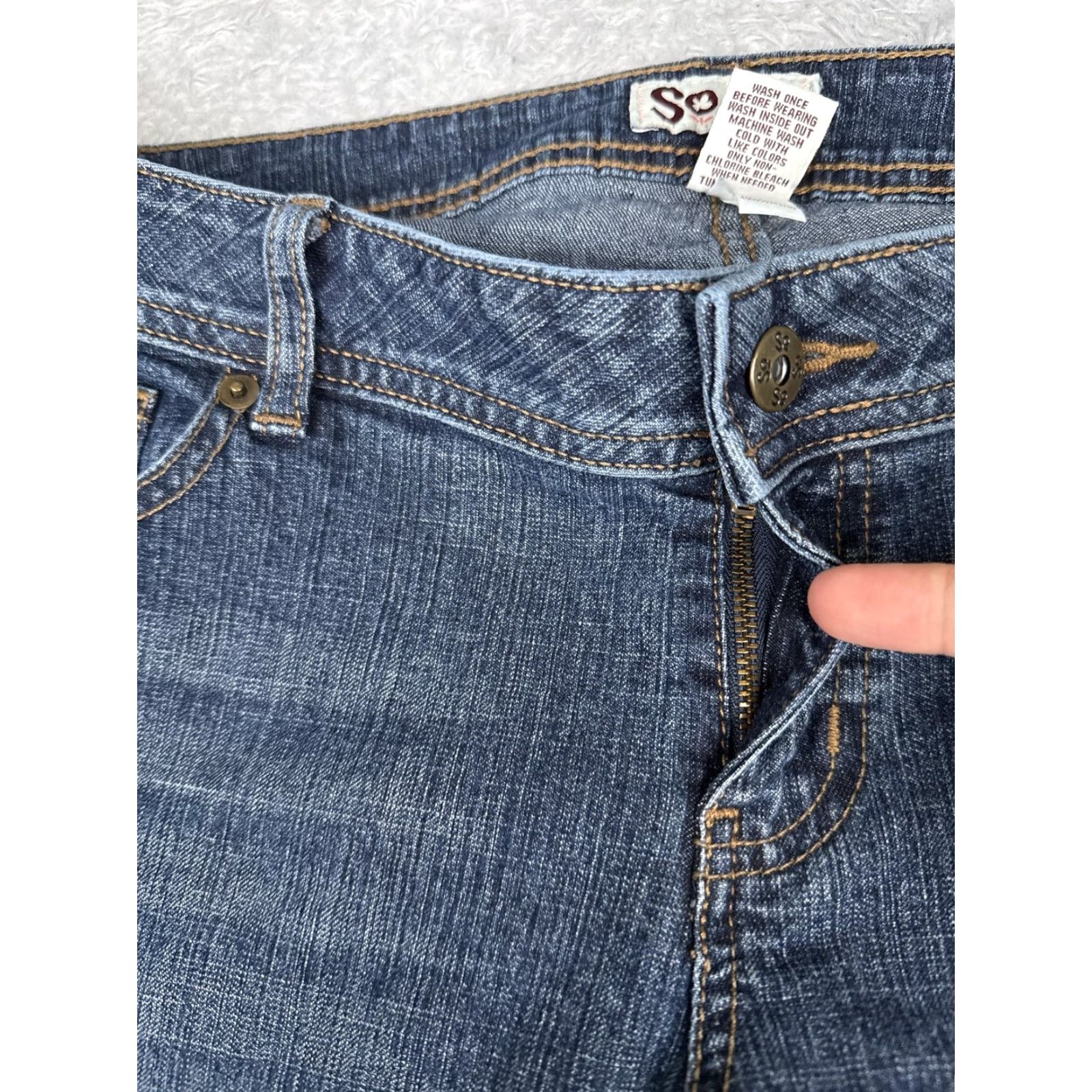 Vintage SO Juniors Bootcut Jeans 15S Blue Medium Wash Mid Rise Embroidered 34x32 Womens Denim Size 36" / US 14 / IT 50 - 5 Thumbnail