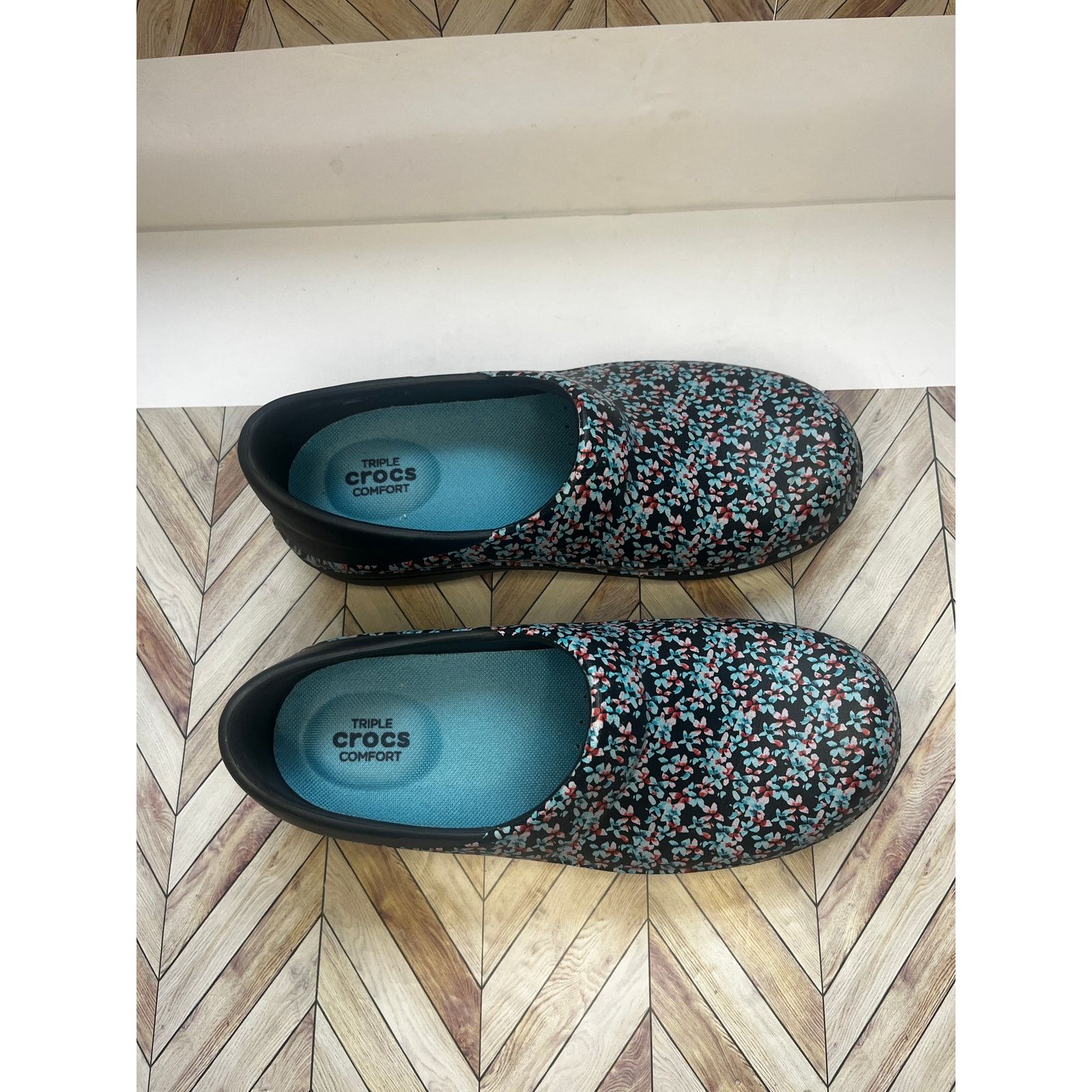 Crocs Crocs Neria Pro II LiteRide Floral Work Clogs Black W7 Size US 7 / IT 37 - 7 Thumbnail