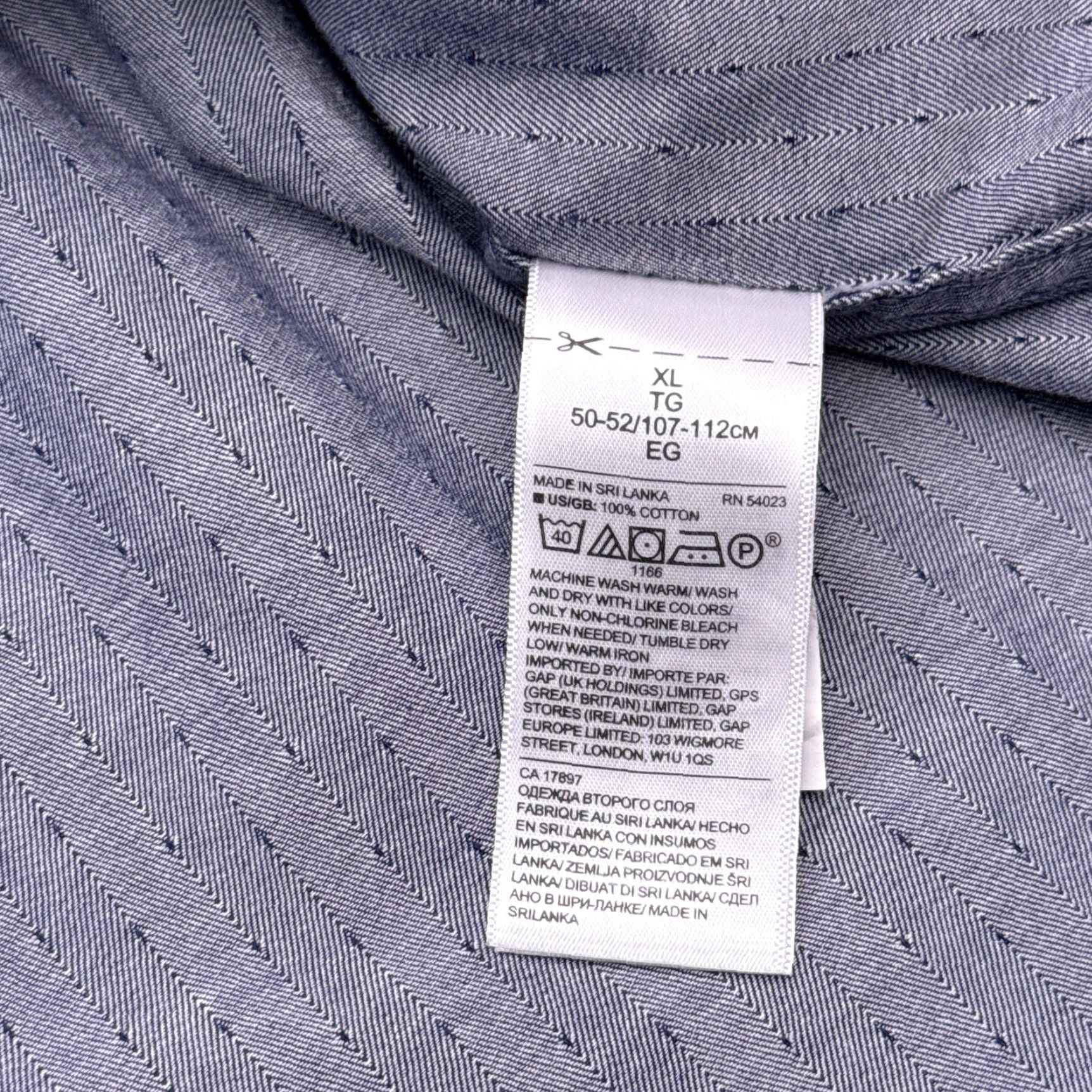 Banana Republic Banana Republic Slim Fit Shirt Mens XL Blue Chambray Button-Up Size US XL / EU 56 / 4 - 7 Thumbnail