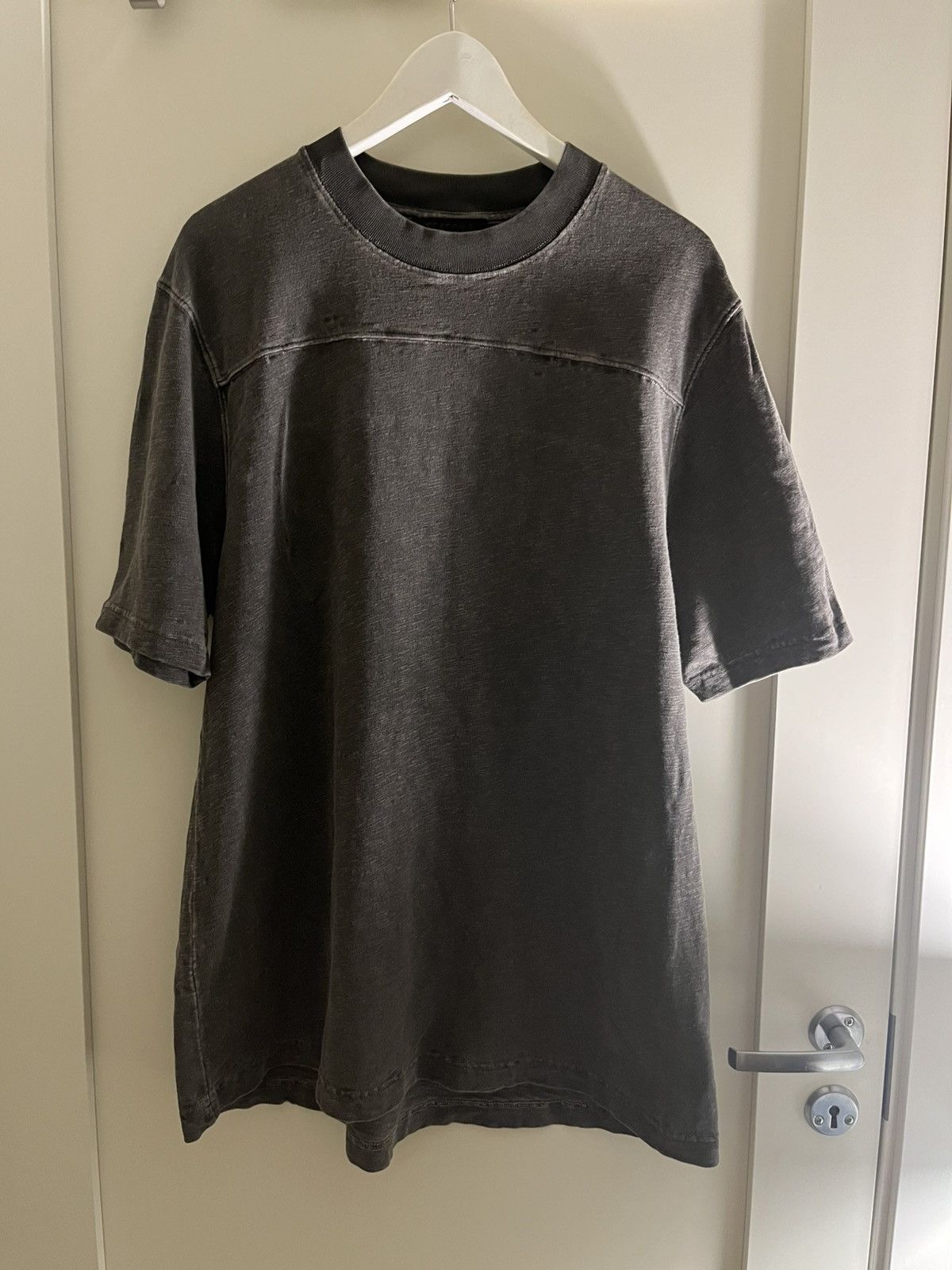 Other Yeezy Season 3 T-shirt Size US S / EU 44-46 / 1 - 1 Thumbnail