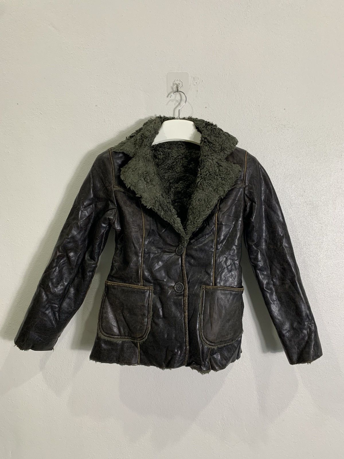 Vintage Vintage UCB Shearling Faux Fur Jacket Size XS / US 0-2 / IT 36-38 - 1 Thumbnail