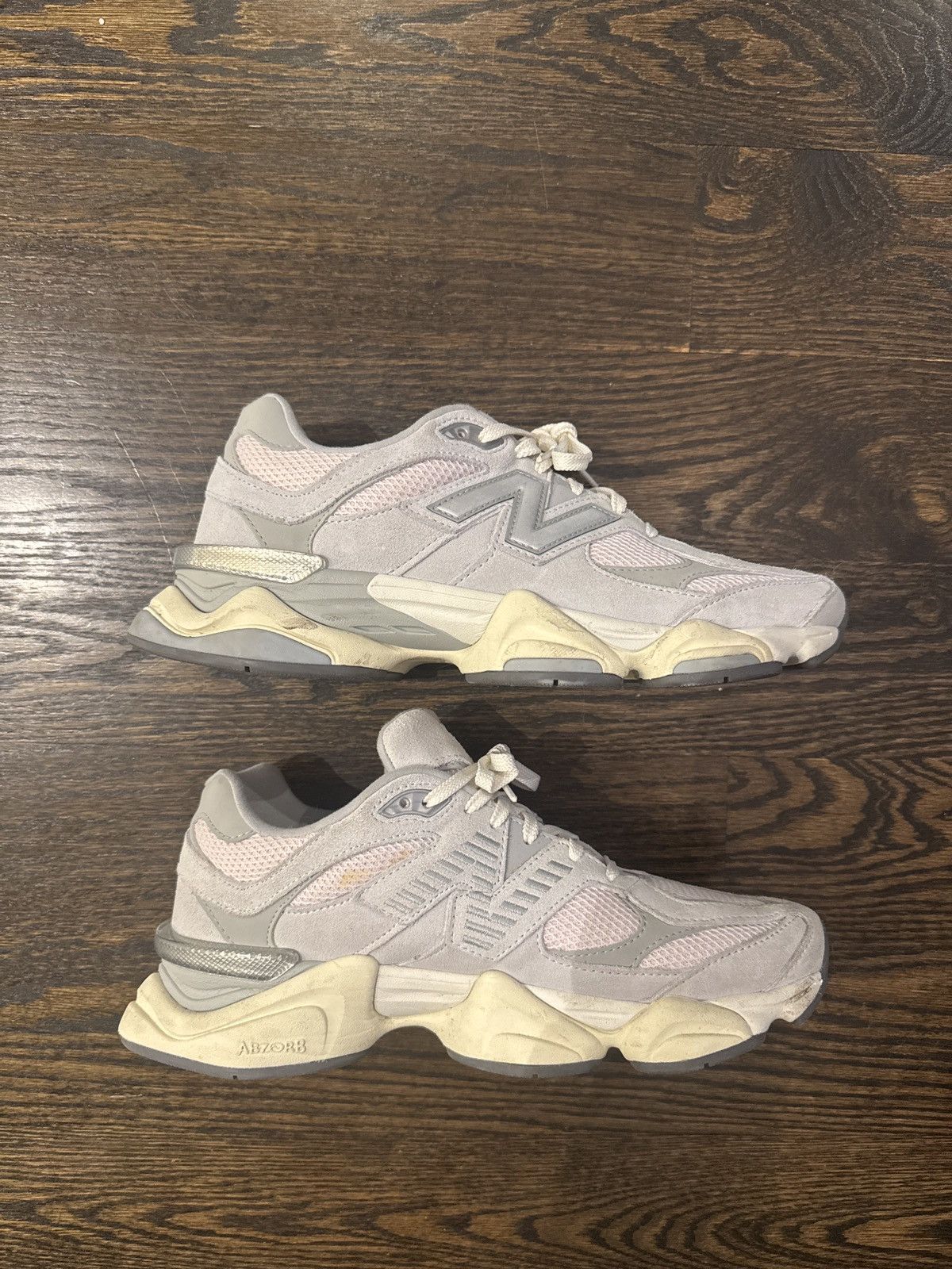 New Balance New Balance x White x Pink x 9060 x 9 Size US 9 / EU 42 - 6 Thumbnail