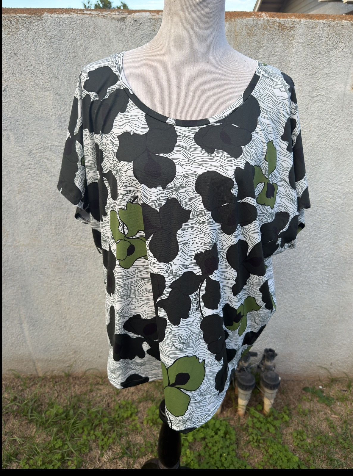 Other PreOwned Manuhealii Hawaiian Blouse Multicolored Women's 2XL Size XXL / US 16-18 / IT 52-54 - 1 Thumbnail