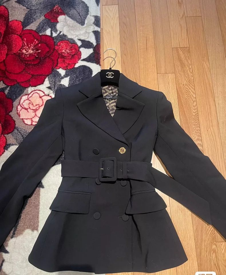 Versace Versace Black Wool Blazer with Belt - dmc Size US S / EU 44-46 / 1 - 1 Thumbnail