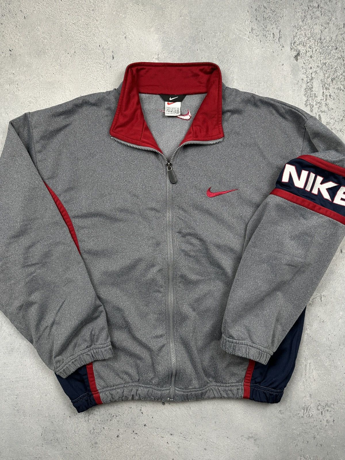 Nike Vintage Nike Grey Red Navy Full Zip Track Jacket 90s Swoosh Size US L / EU 52-54 / 3 - 8 Thumbnail