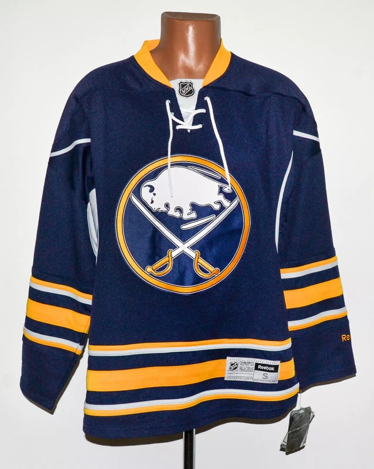Reebok NHL BUFFALO SABRES ICE HOCKEY SHIRT JERSEY REEBOK SIZE S Size US S / EU 44-46 / 1 - 1 Thumbnail