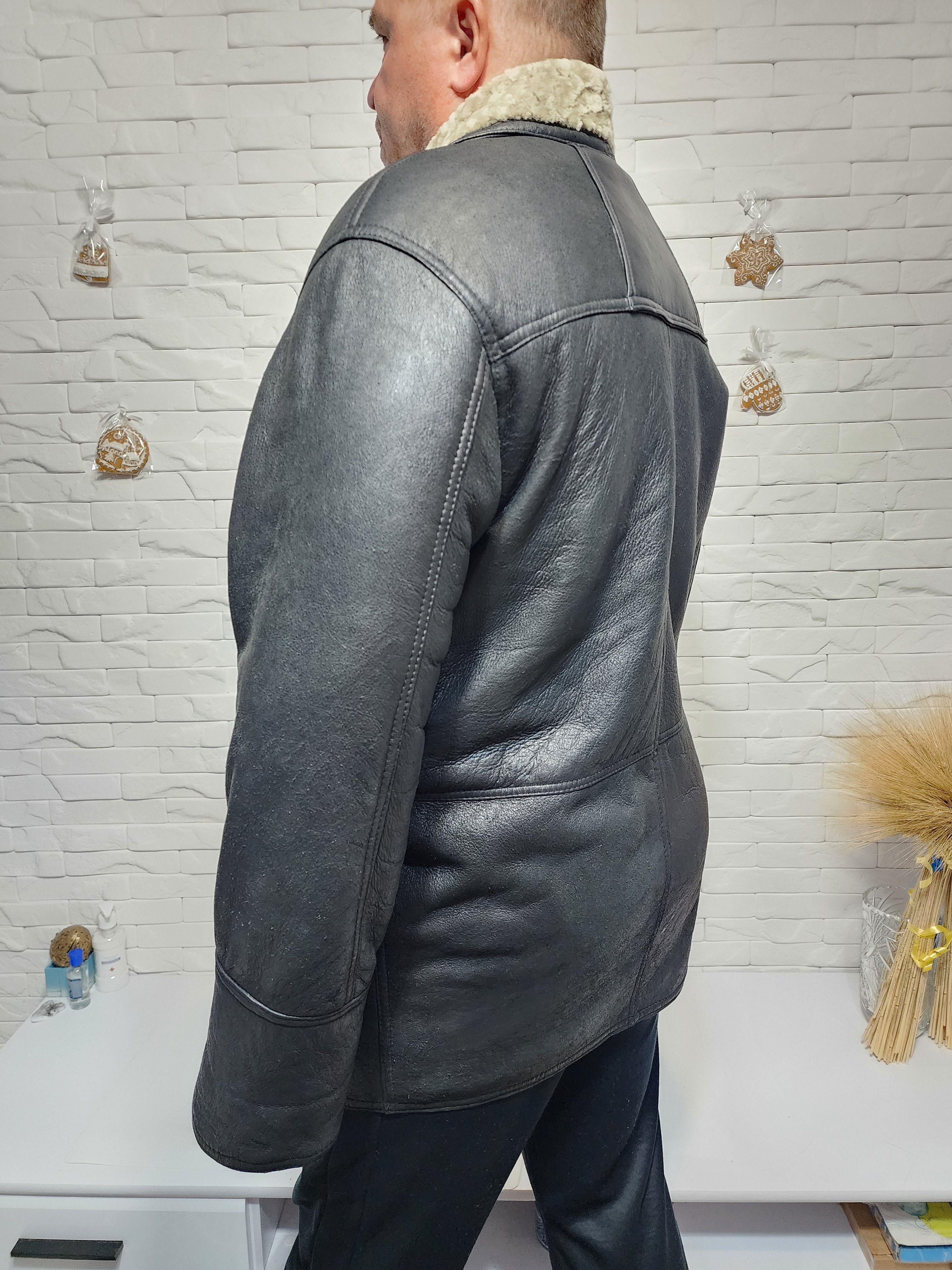 Furla Black Sheepskin Coat: Fur Collar, Button Front Size US L / EU 52-54 / 3 - 5 Thumbnail