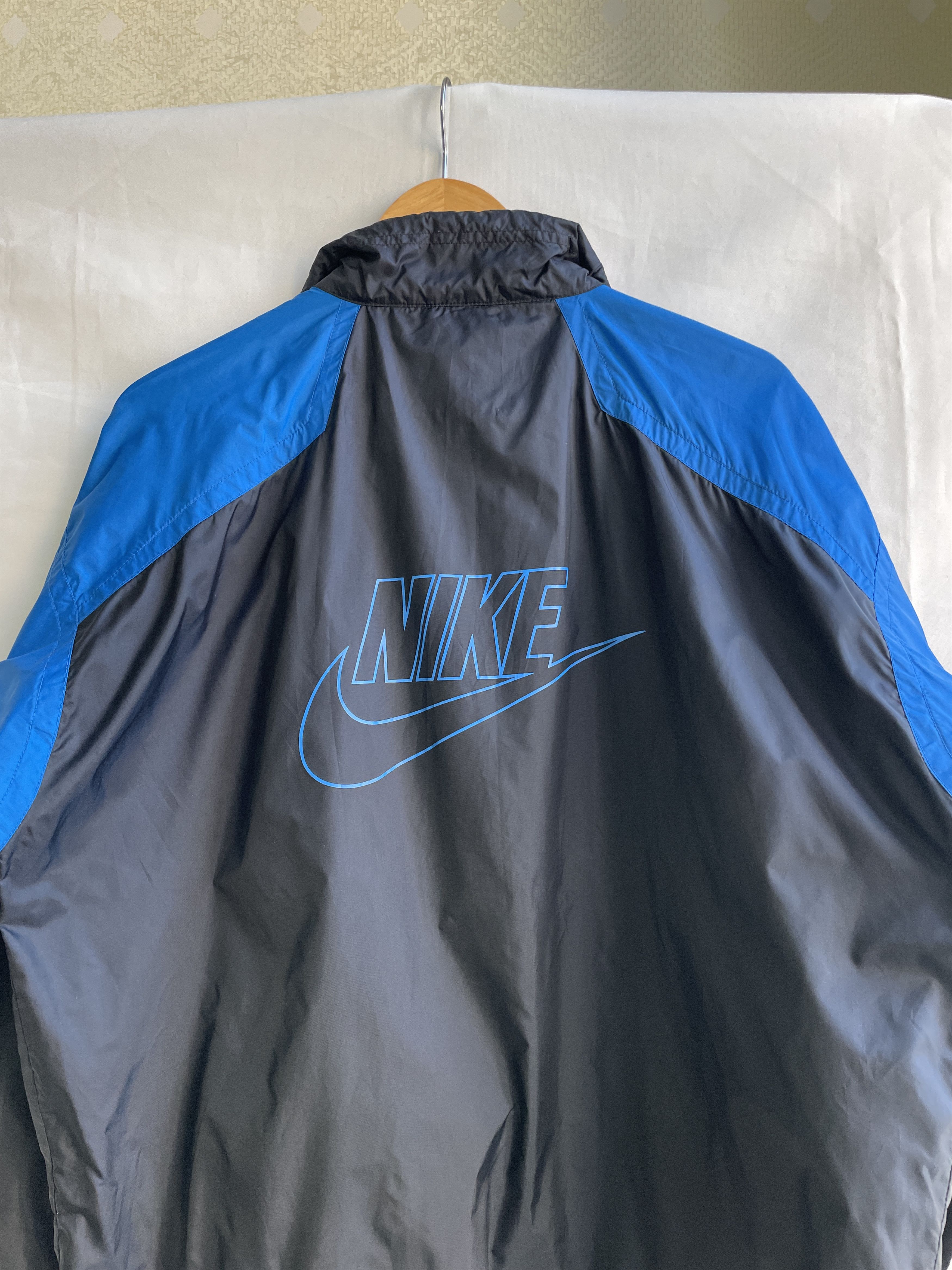 Nike Nike Vintage 90's Lightweight Nylon Windbreaker Size M Size US M / EU 48-50 / 2 - 4 Thumbnail
