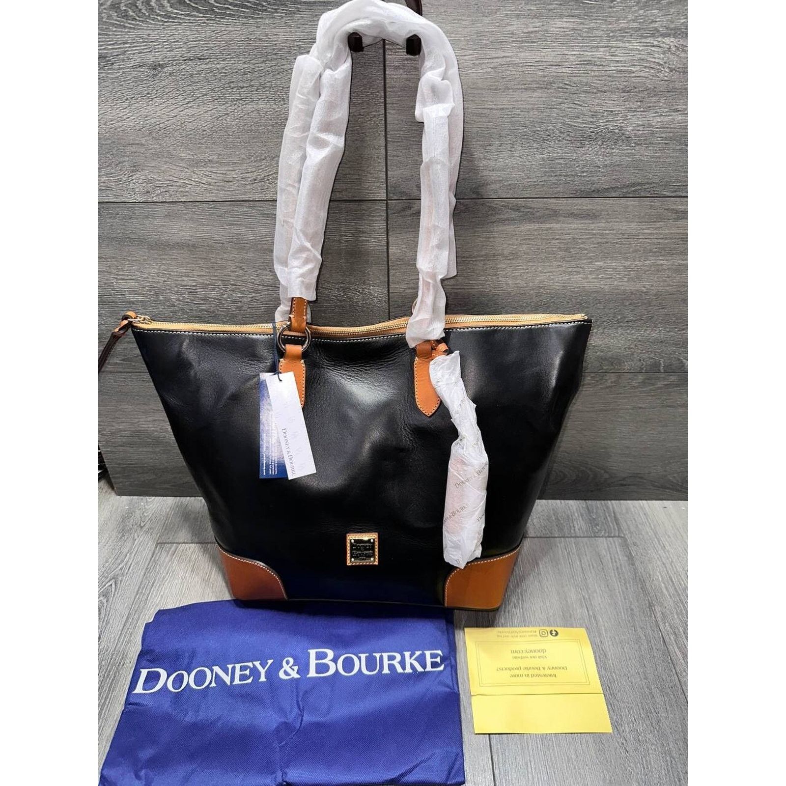 Dooney & Bourke Dooney & Bourke Wexford Leather Carer Tote Black bag A626468 Size ONE SIZE - 8 Thumbnail